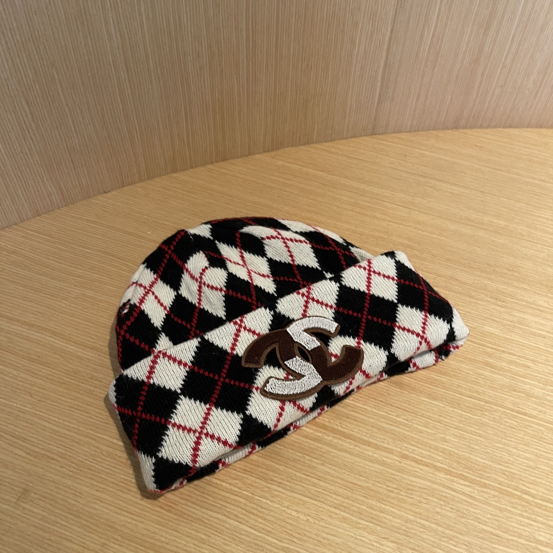  Chanel香奈儿秋冬毛线帽，小红书爆款，手感超柔软舒适的针织线帽，弹性极佳！