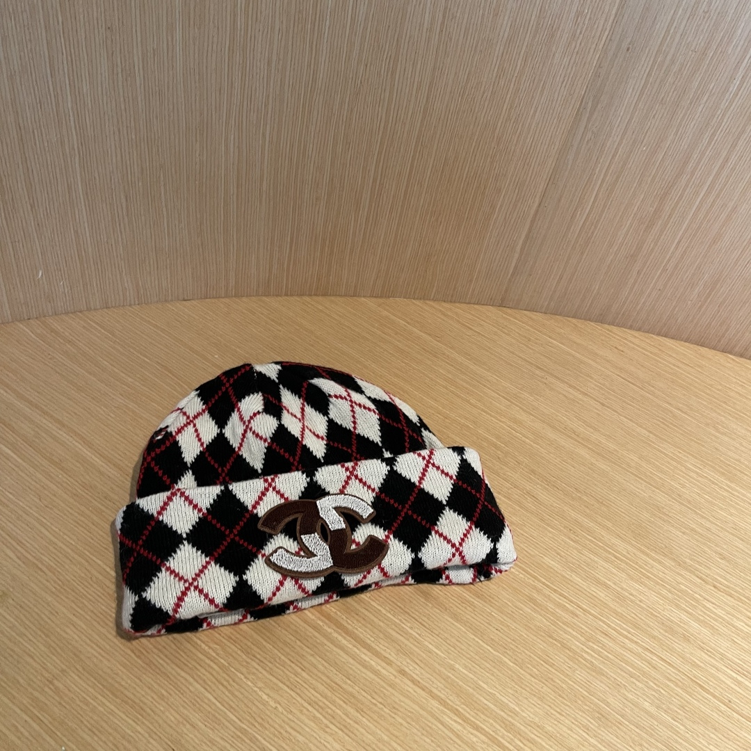  Chanel香奈儿秋冬毛线帽，小红书爆款，手感超柔软舒适的针织线帽，弹性极佳！