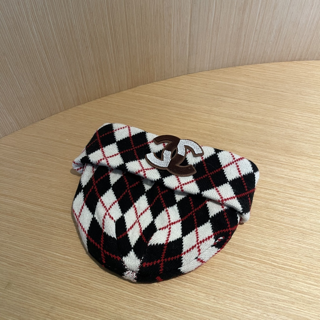  Chanel香奈儿秋冬毛线帽，小红书爆款，手感超柔软舒适的针织线帽，弹性极佳！