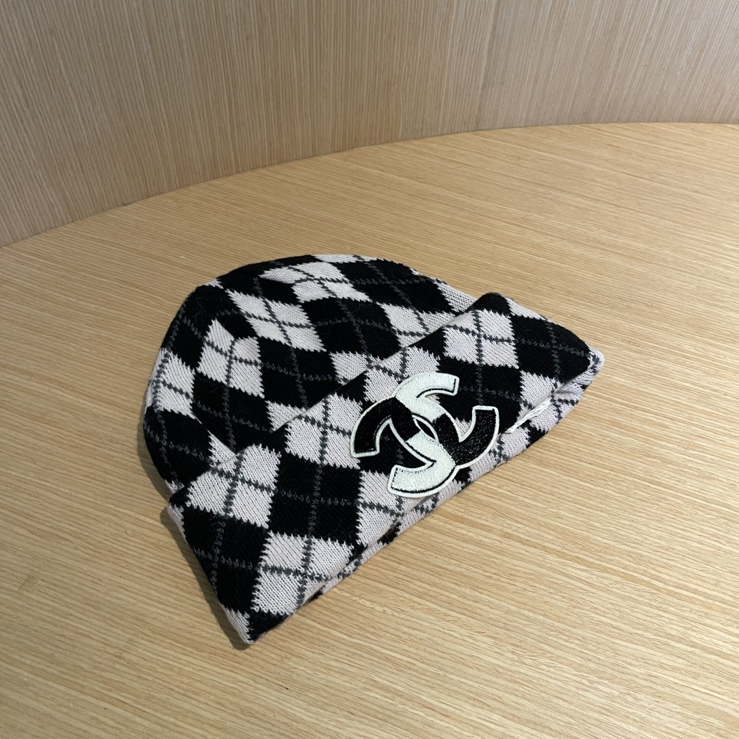  Chanel香奈儿秋冬毛线帽，小红书爆款，手感超柔软舒适的针织线帽，弹性极佳！