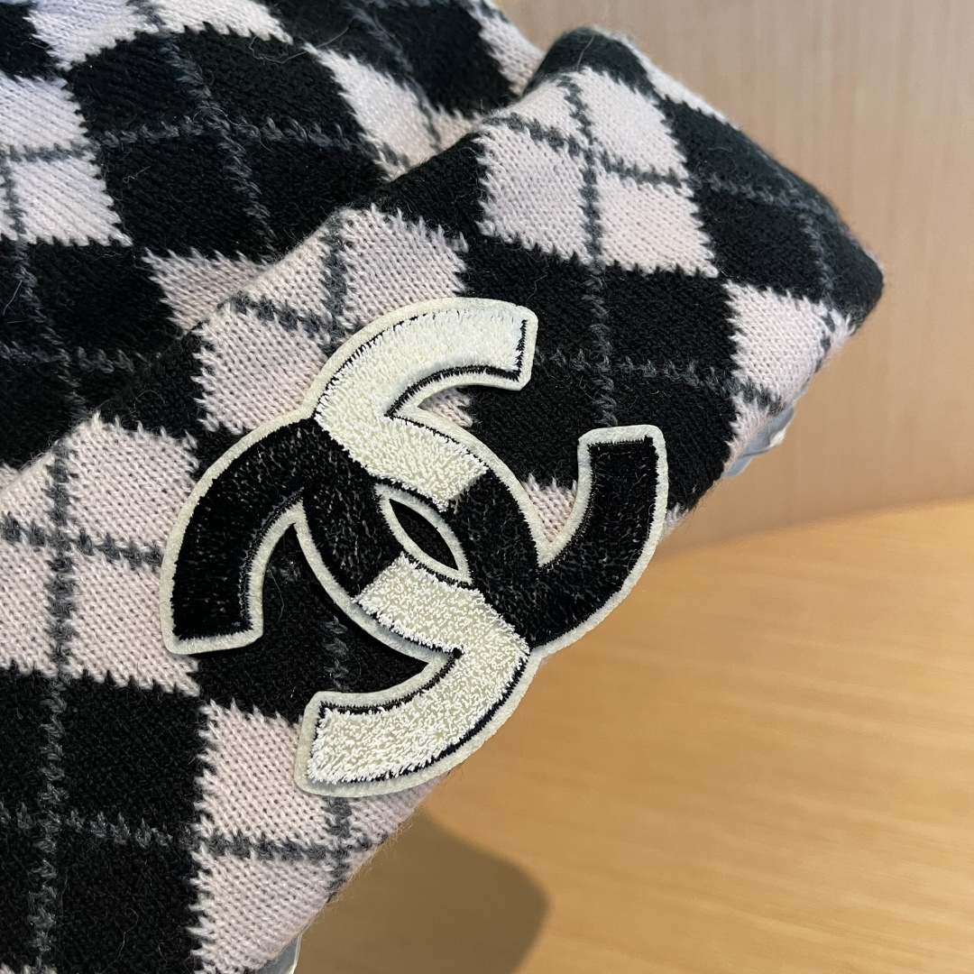  Chanel香奈儿秋冬毛线帽，小红书爆款，手感超柔软舒适的针织线帽，弹性极佳！