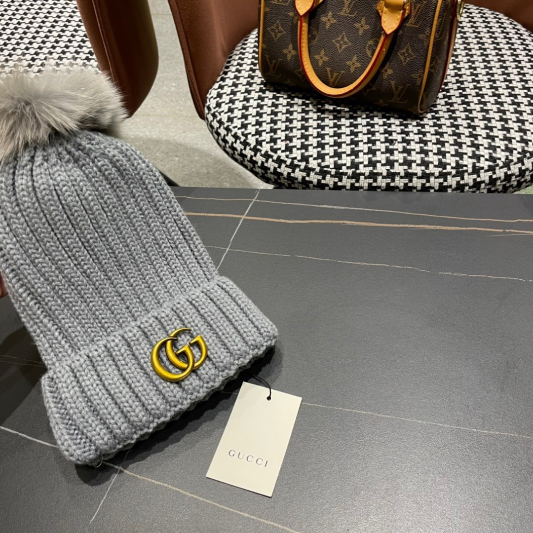   GUCCI古奇 2025时尚法式羊毛狐狸毛球毛球帽子女冬季保暖针织帽潮条纹毛线帽