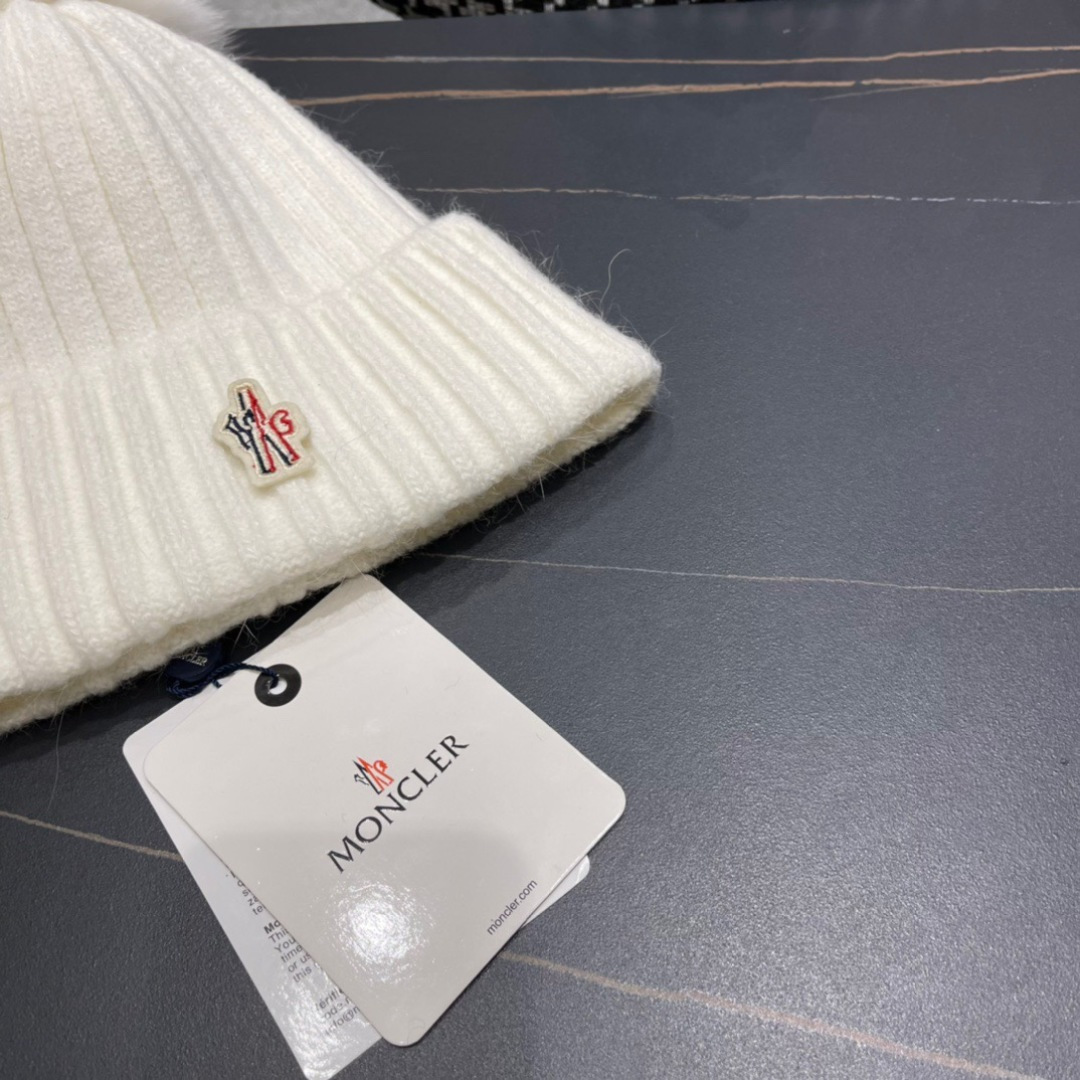   蒙口毛线帽，兔毛狐狸毛球颜色黑白米灰四色