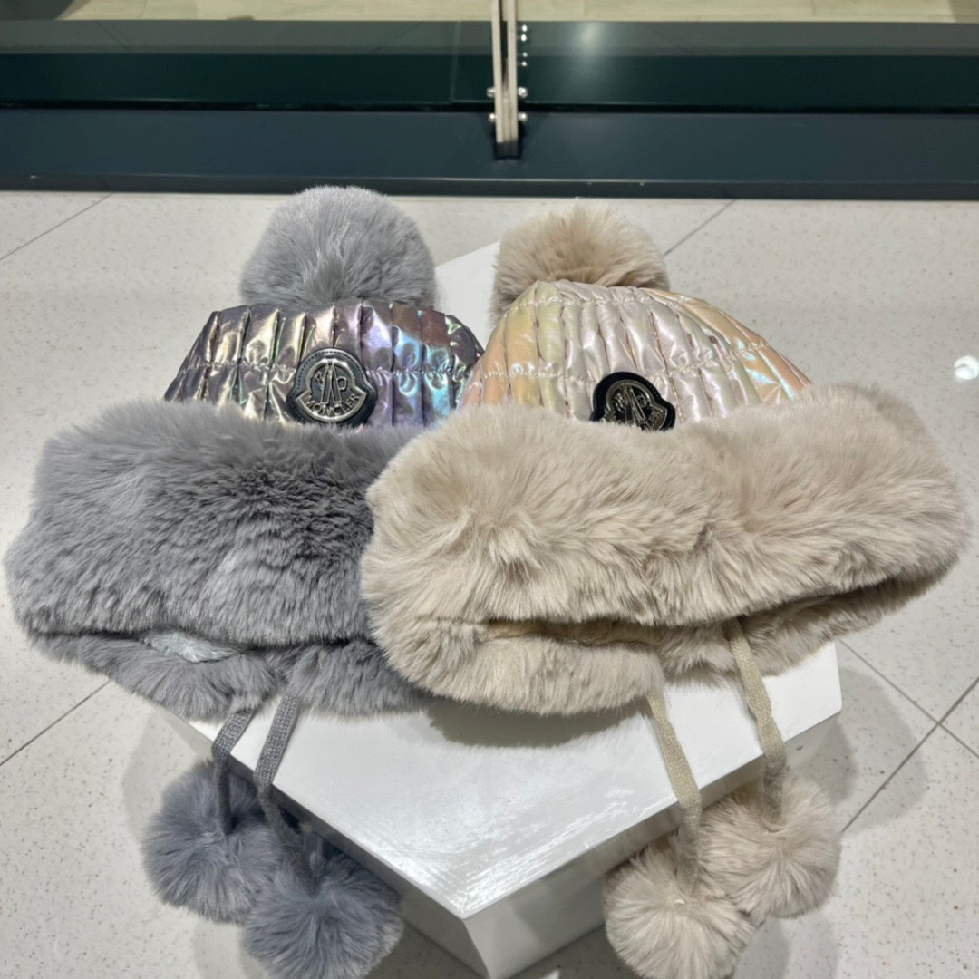  🧢蒙口Moncler👒白色冬季雪地毛线帽女毛球护耳毛茸茸雷锋帽保暖加绒防风滑雪帽潮 🧢蒙口Moncle