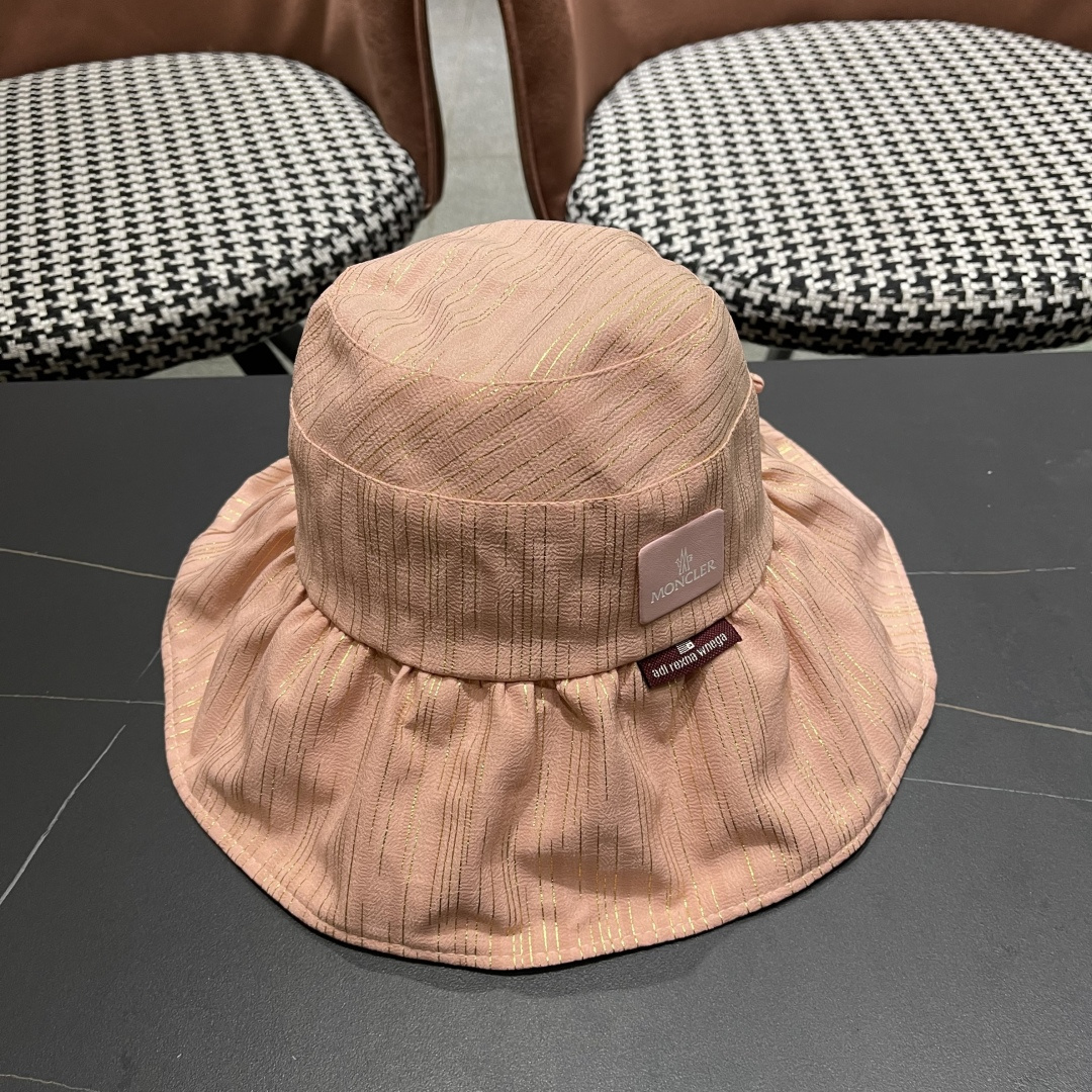  蒙囗MONCLER2025新款帽子纯色彩胶蝴蝶结渔夫帽户外防紫
外线太阳帽夏季遮阳帽