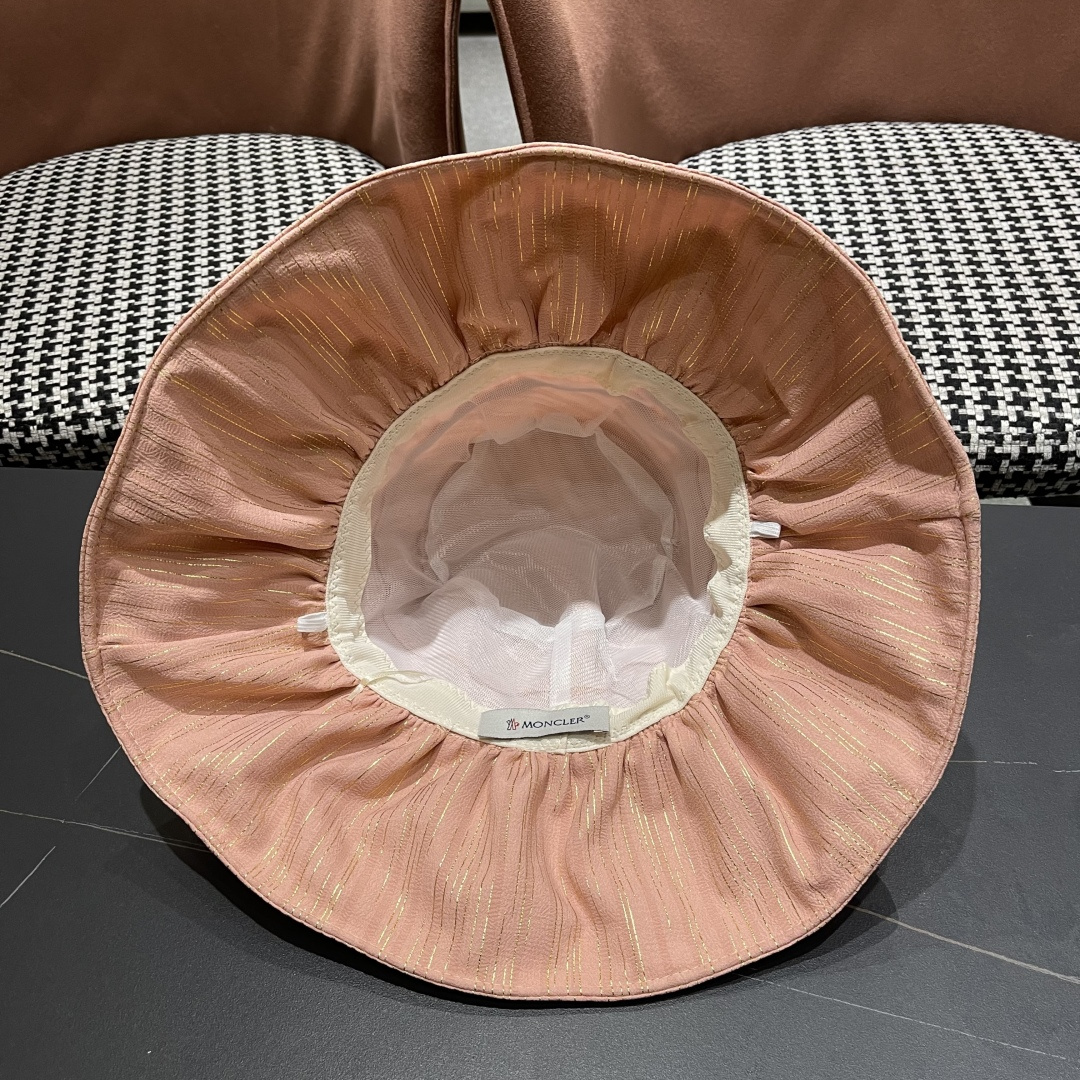  蒙囗MONCLER2025新款帽子纯色彩胶蝴蝶结渔夫帽户外防紫
外线太阳帽夏季遮阳帽