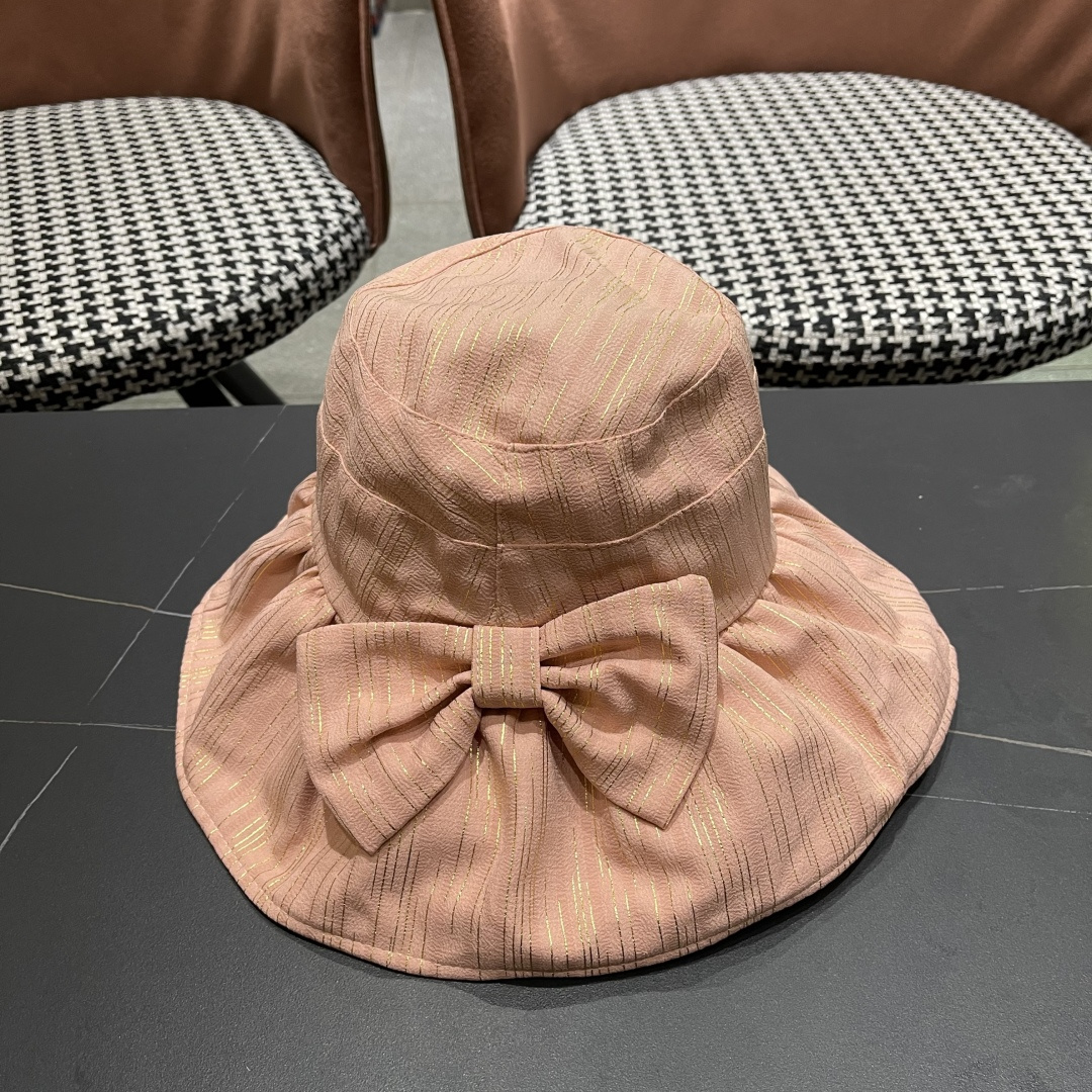  蒙囗MONCLER2025新款帽子纯色彩胶蝴蝶结渔夫帽户外防紫
外线太阳帽夏季遮阳帽