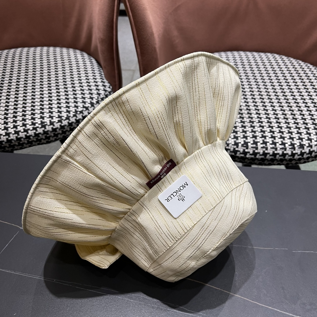  蒙囗MONCLER 2025新款帽子纯色彩胶蝴蝶结渔夫帽户外防紫
外线太阳帽夏季遮阳帽