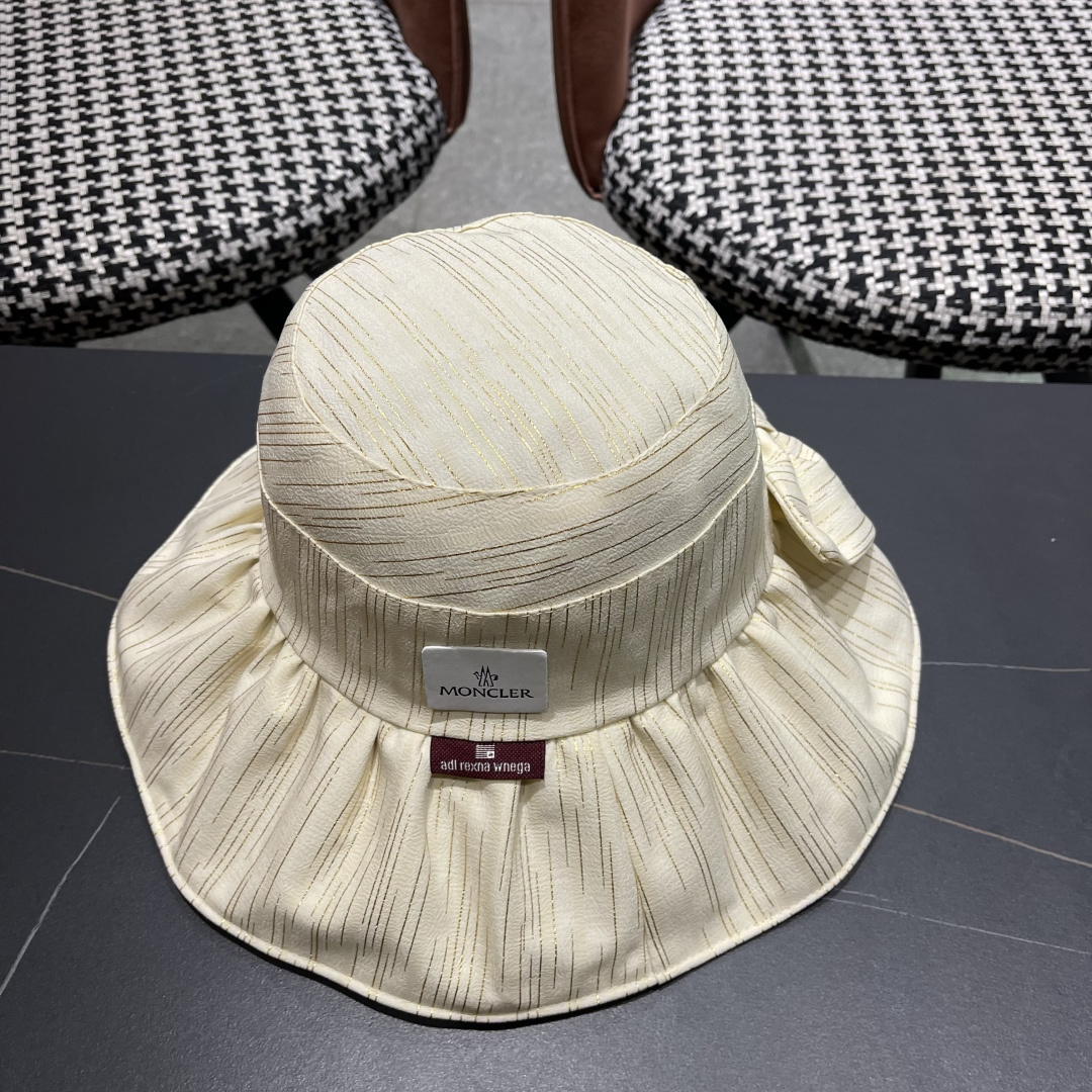  蒙囗MONCLER 2025新款帽子纯色彩胶蝴蝶结渔夫帽户外防紫
外线太阳帽夏季遮阳帽