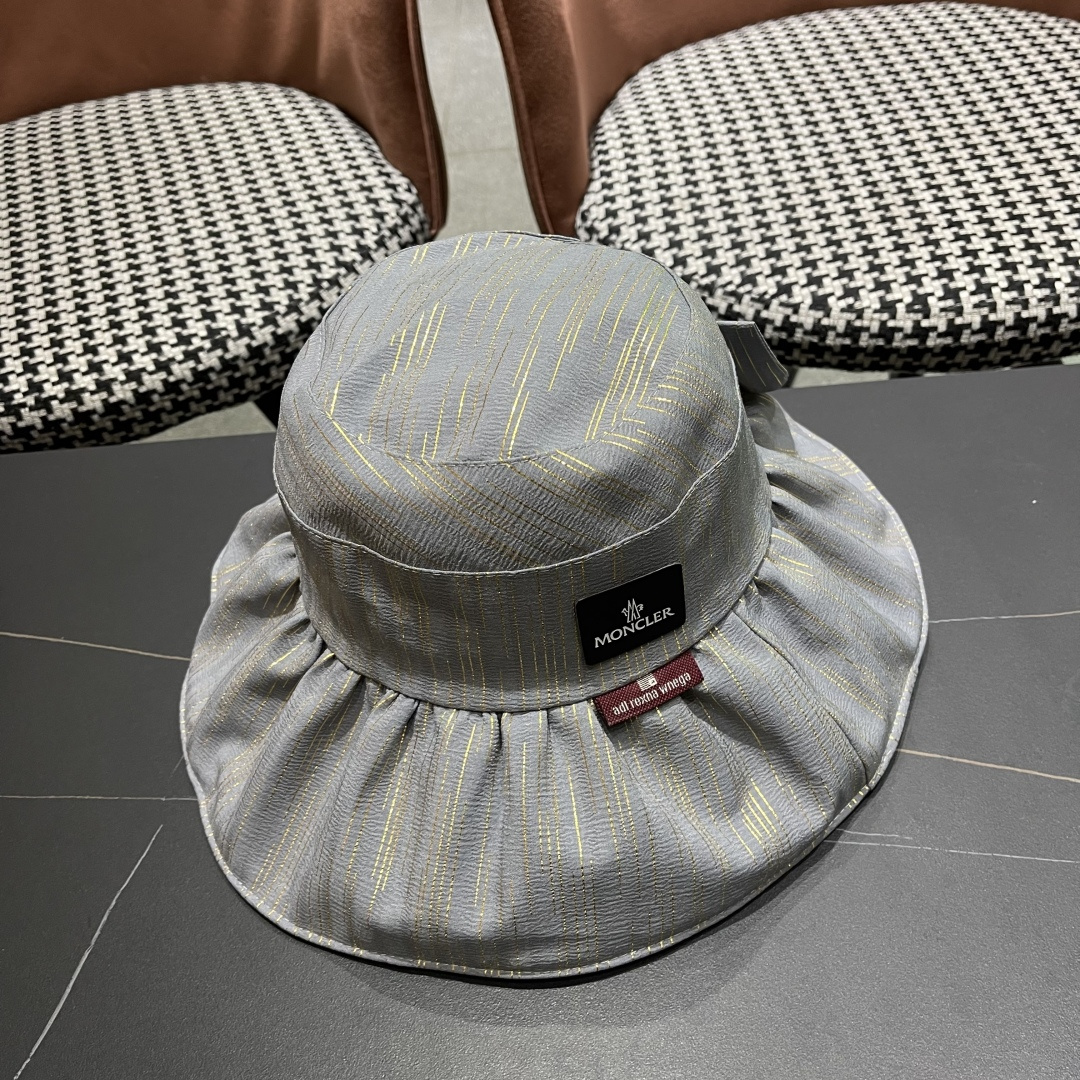  蒙囗MONCLER 2025新款帽子纯色彩胶蝴蝶结渔夫帽户外防紫
外线太阳帽夏季遮阳帽