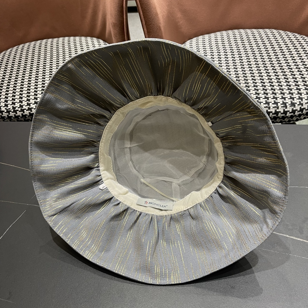  蒙囗MONCLER 2025新款帽子纯色彩胶蝴蝶结渔夫帽户外防紫
外线太阳帽夏季遮阳帽