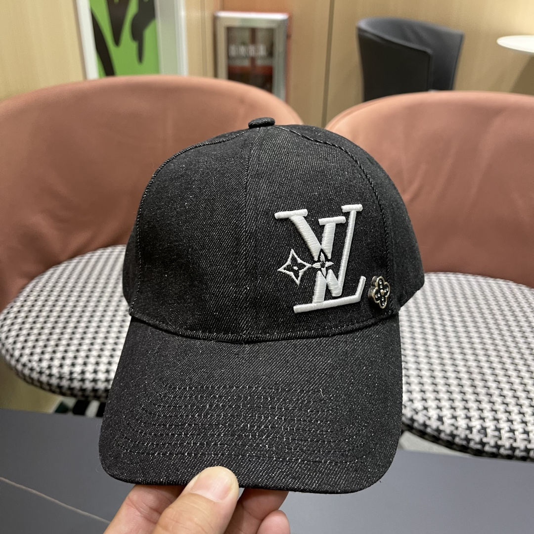  LV(路易威登)新款原单棒球帽，LV刺绣，专柜11开模订制，原版帆布面料+头层牛皮，精细刺绣！质量超赞