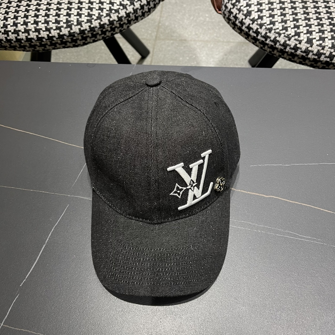  LV(路易威登)新款原单棒球帽，LV刺绣，专柜11开模订制，原版帆布面料+头层牛皮，精细刺绣！质量超赞
