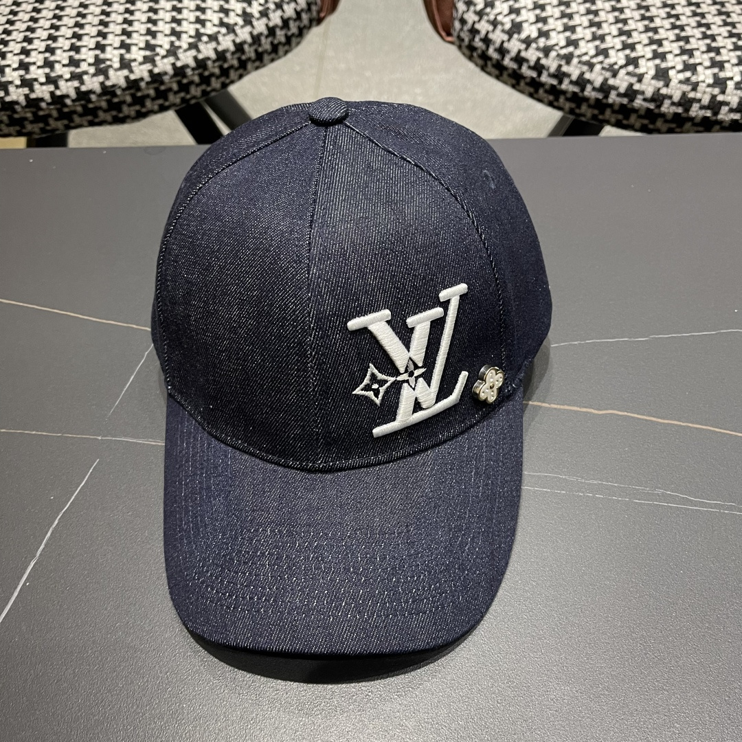  LV(路易威登)新款原单棒球帽，LV刺绣，专柜11开模订制，原版帆布面料+头层牛皮，精细刺绣！质量超赞