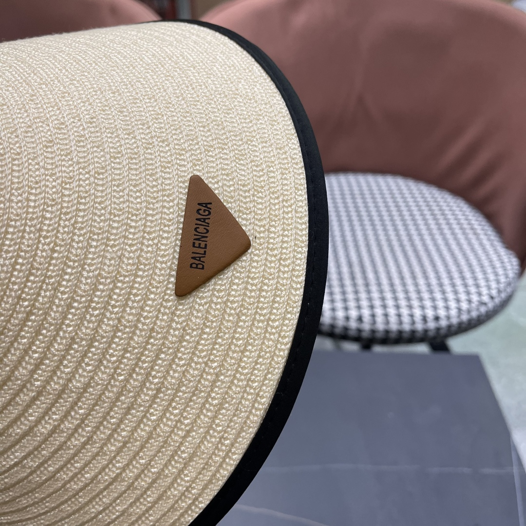  BALENCIAGA巴黎世家2025新款防晒帽子女款防紫外线萎形格空顶
太阳冰丝夏天骑车遮阳帽