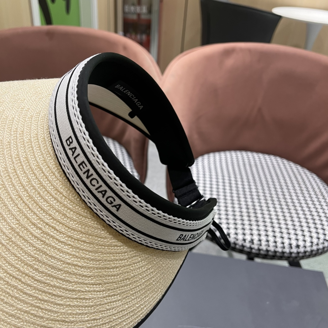  BALENCIAGA巴黎世家2025新款防晒帽子女款防紫外线萎形格空顶
太阳冰丝夏天骑车遮阳帽