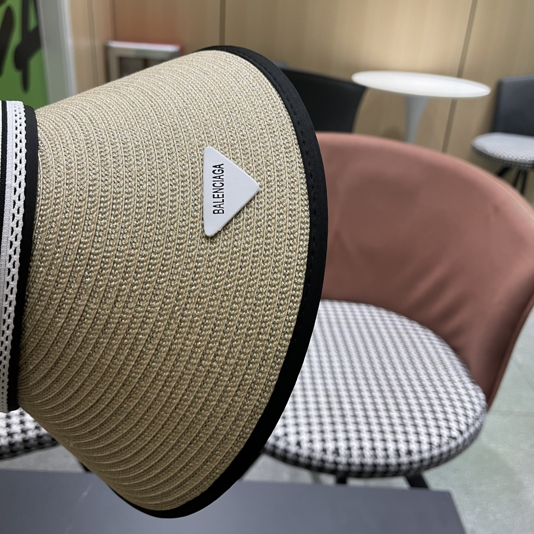  BALENCIAGA巴黎世家2025新款防晒帽子女款防紫外线萎形格空顶
太阳冰丝夏天骑车遮阳帽