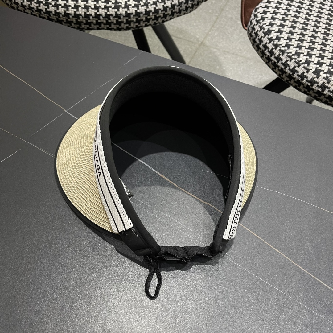  BALENCIAGA巴黎世家2025新款防晒帽子女款防紫外线萎形格空顶
太阳冰丝夏天骑车遮阳帽