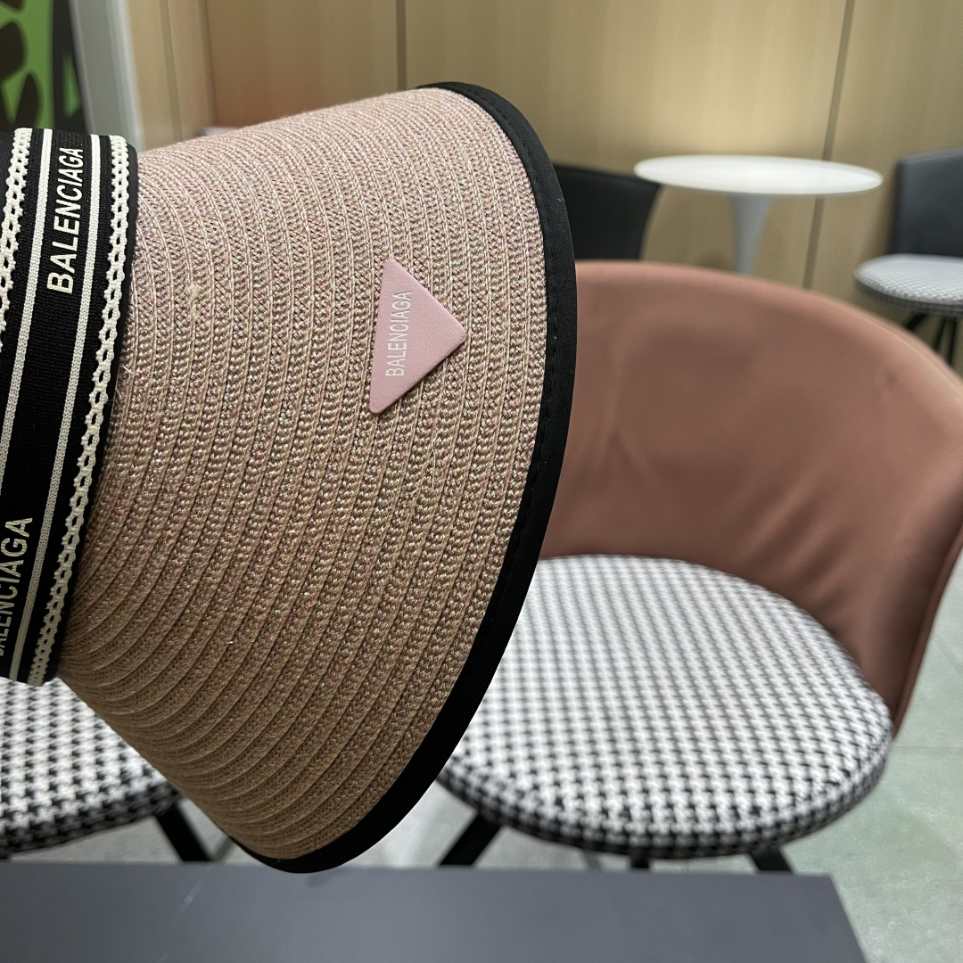  BALENCIAGA巴黎世家2025新款防晒帽子女款防紫外线萎形格空顶
太阳冰丝夏天骑车遮阳帽