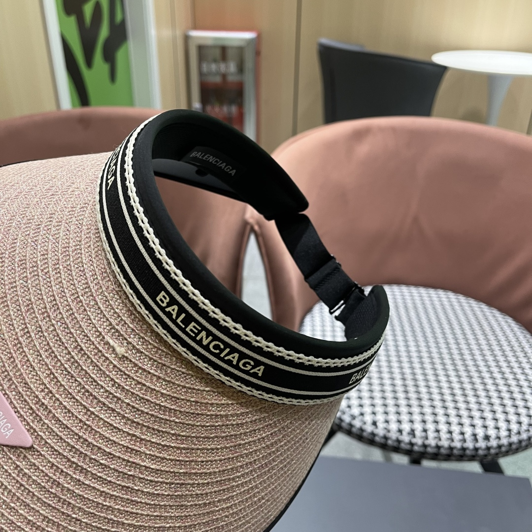  BALENCIAGA巴黎世家2025新款防晒帽子女款防紫外线萎形格空顶
太阳冰丝夏天骑车遮阳帽
