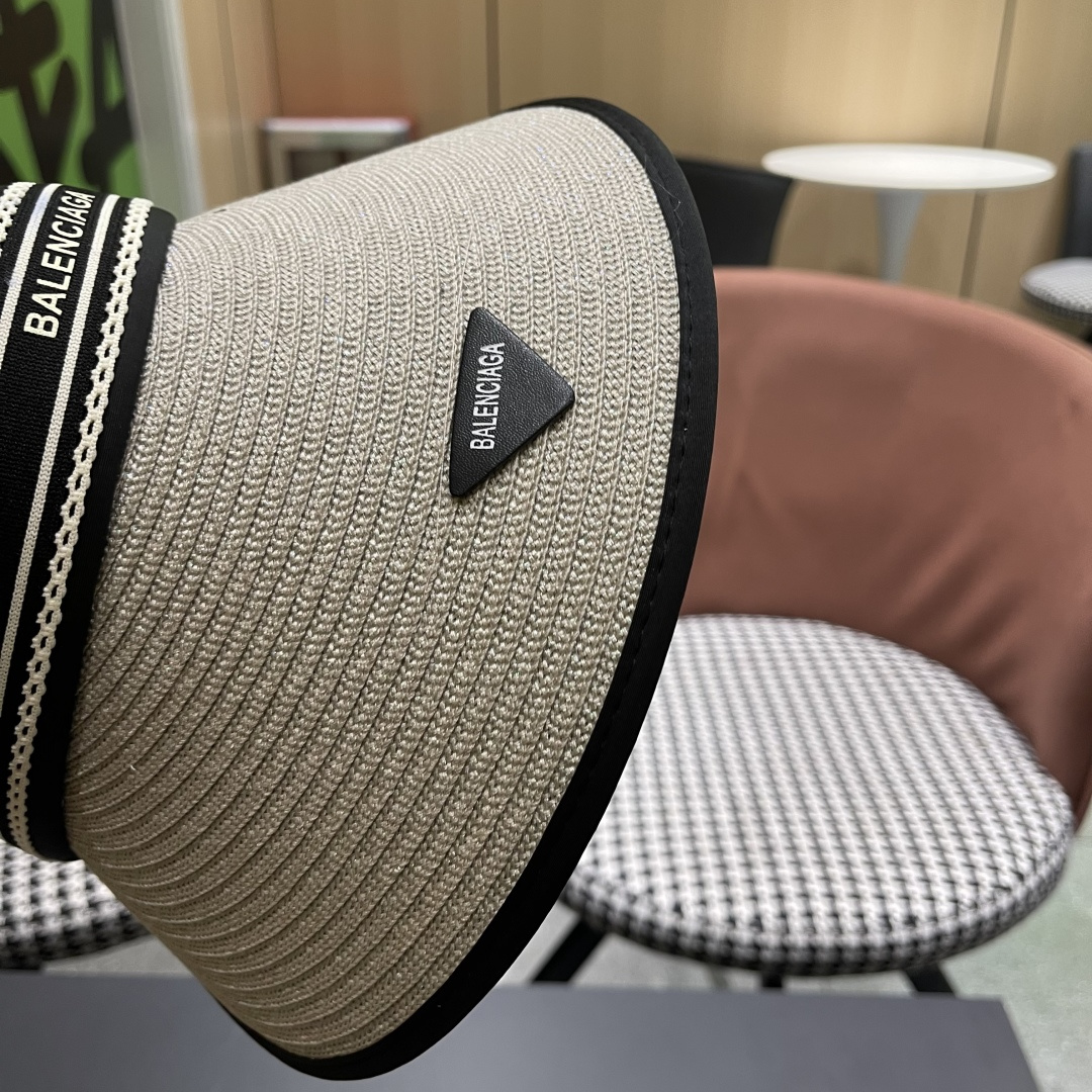  BALENCIAGA巴黎世家2025新款防晒帽子女款防紫外线萎形格空顶
太阳冰丝夏天骑车遮阳帽