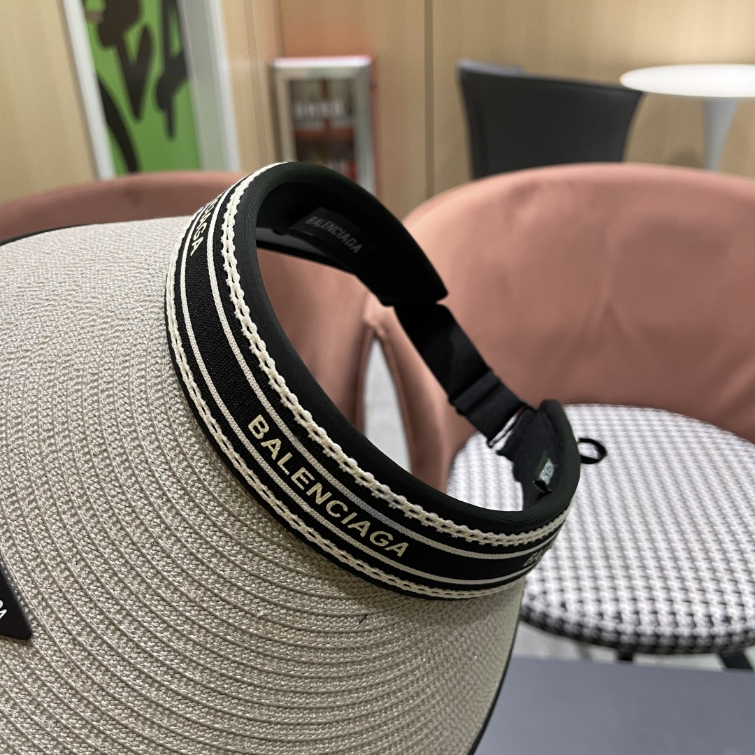  BALENCIAGA巴黎世家2025新款防晒帽子女款防紫外线萎形格空顶
太阳冰丝夏天骑车遮阳帽