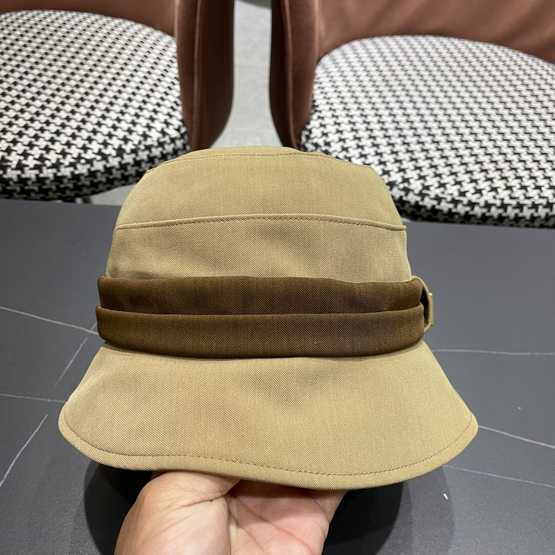 【CHANEL帽子女春秋新款出游日系百搭优雅渔夫帽高级感
显脸小时尚拼色盆帽
