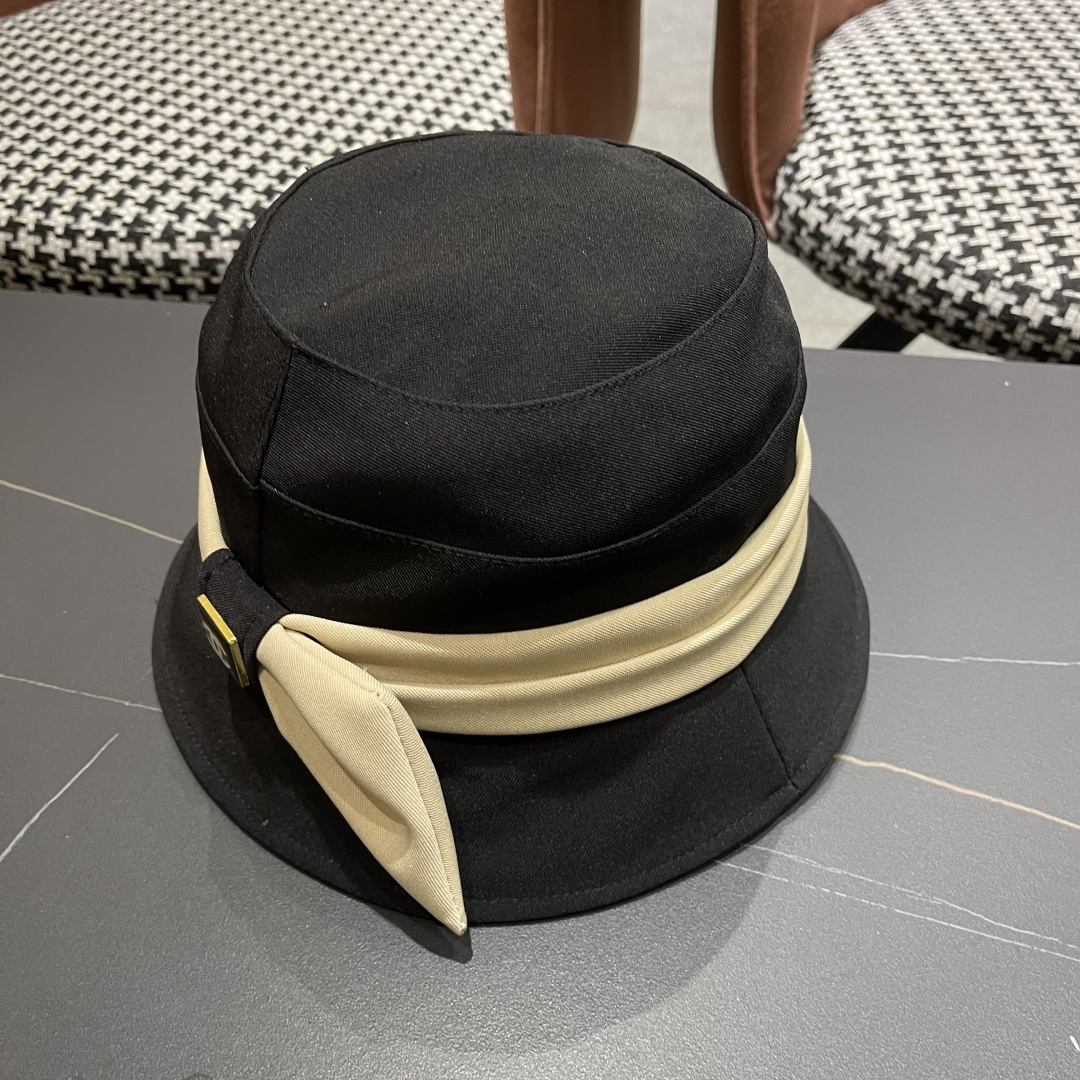 【CHANEL帽子女春秋新款出游日系百搭优雅渔夫帽高级感
显脸小时尚拼色盆帽
