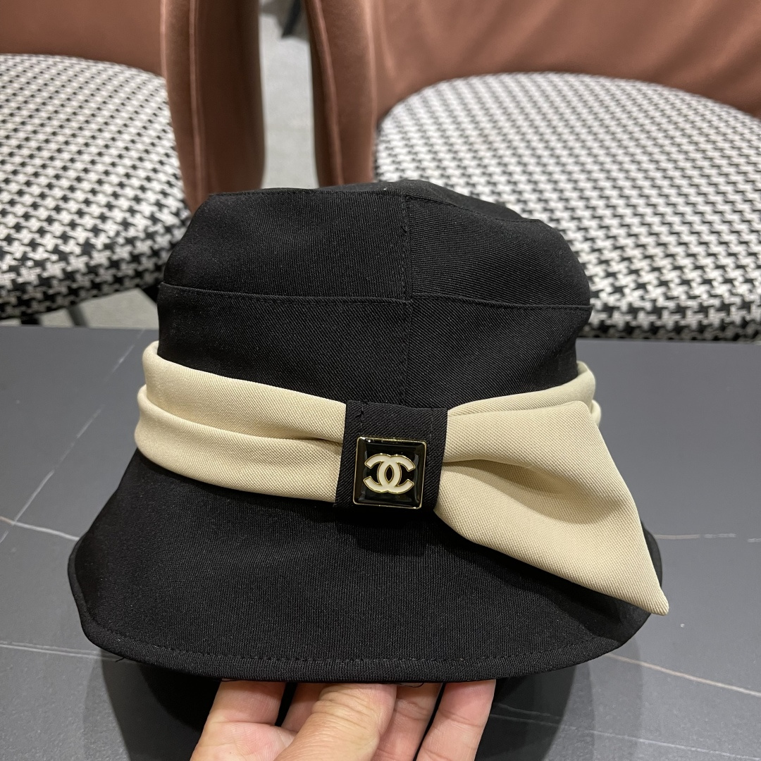 【CHANEL帽子女春秋新款出游日系百搭优雅渔夫帽高级感
显脸小时尚拼色盆帽
