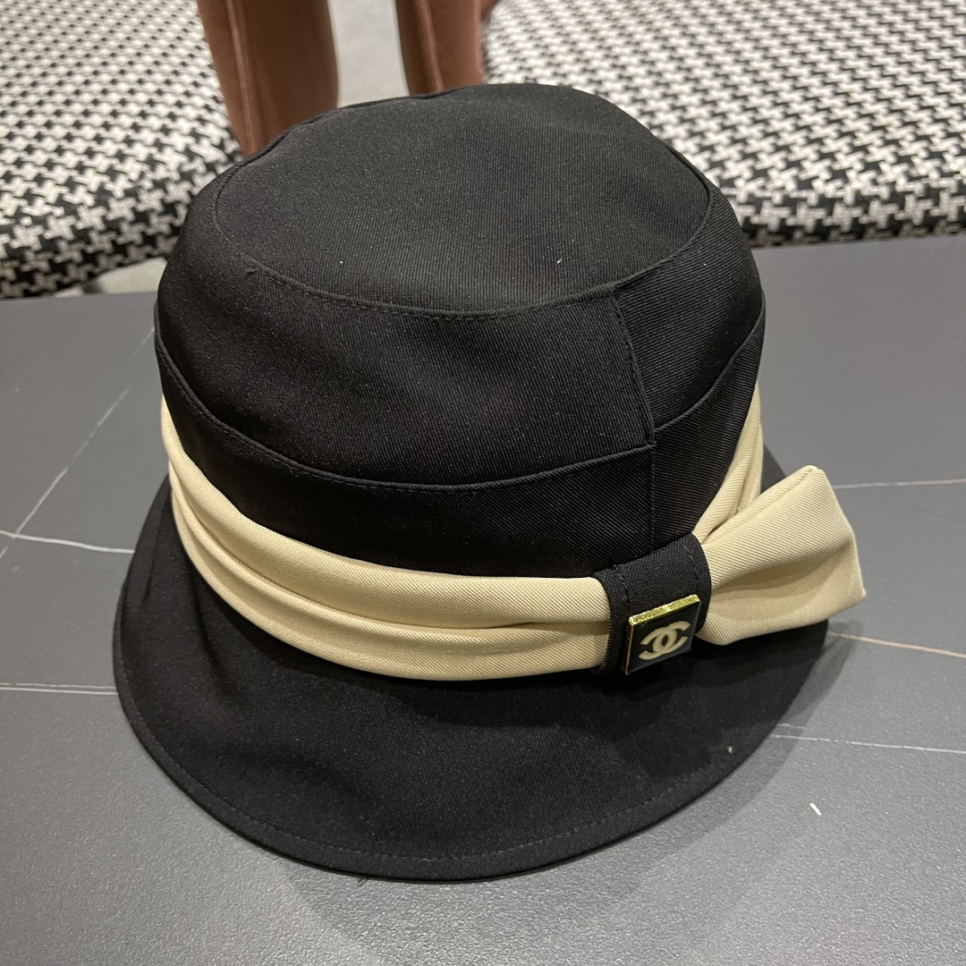 【CHANEL帽子女春秋新款出游日系百搭优雅渔夫帽高级感
显脸小时尚拼色盆帽
