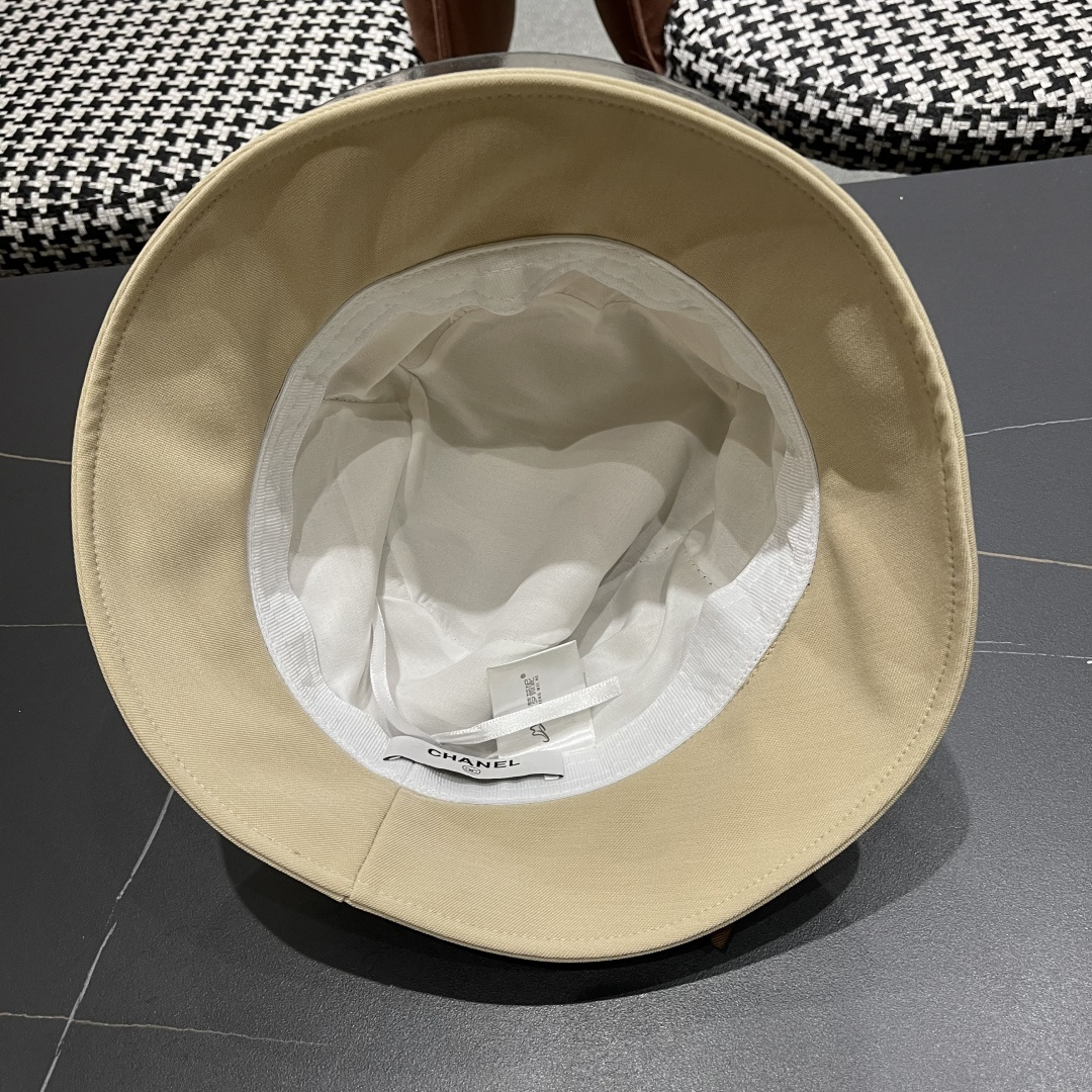 【CHANEL帽子女春秋新款出游日系百搭优雅渔夫帽高级感
显脸小时尚拼色盆帽
