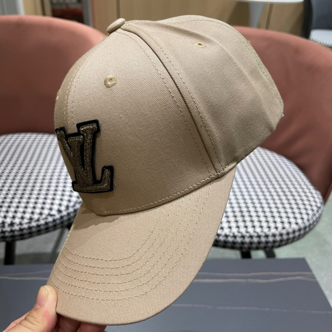 上新ꫛꫀꪝ ❥——❤
路易威登 Louis Vuitton 新品棒球帽时尚潮流，高端做工！细节看实拍哦