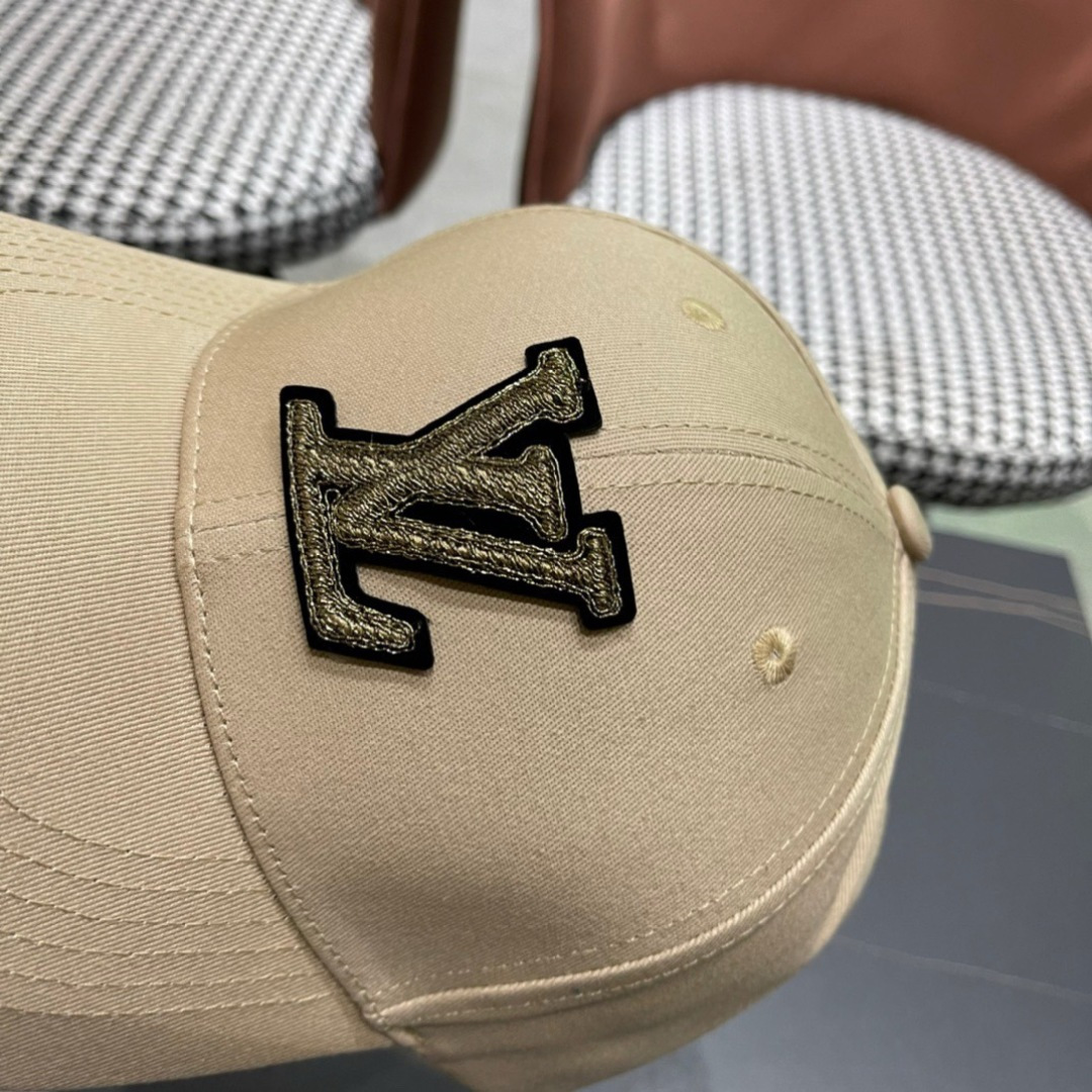 上新ꫛꫀꪝ ❥——❤
路易威登 Louis Vuitton 新品棒球帽时尚潮流，高端做工！细节看实拍哦