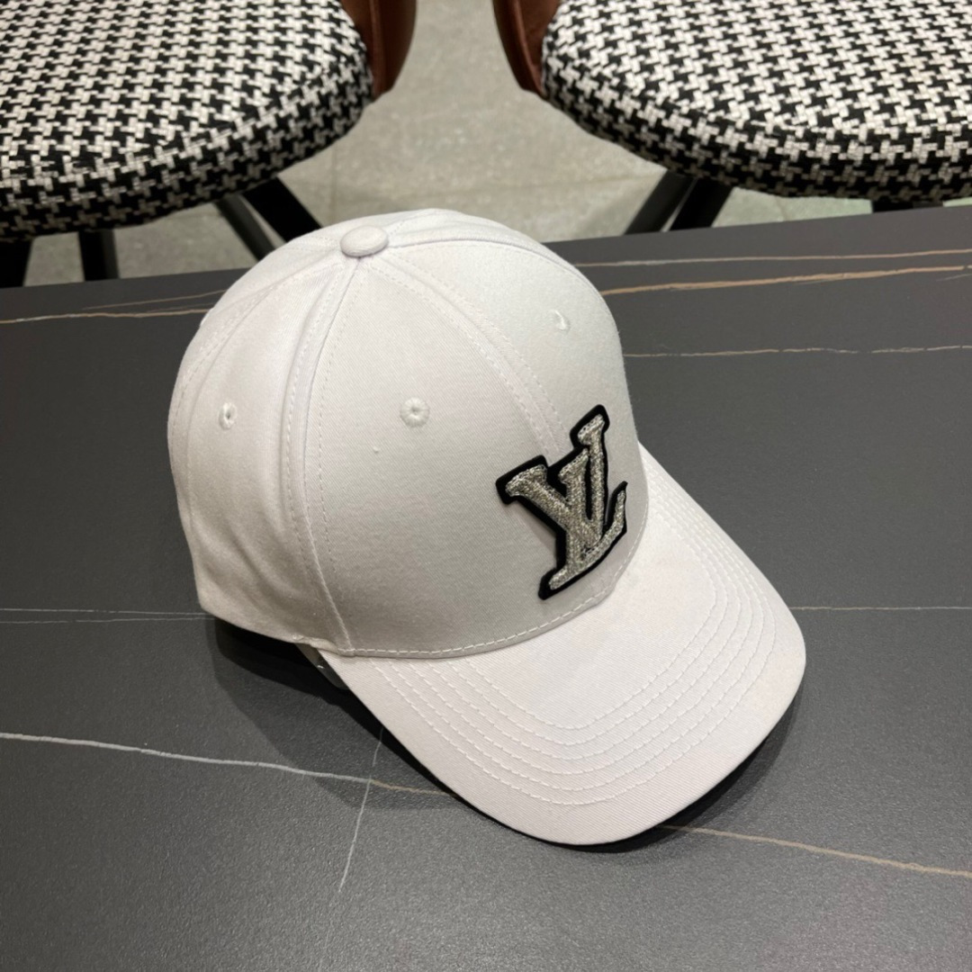 上新ꫛꫀꪝ ❥——❤
路易威登 Louis Vuitton 新品棒球帽时尚潮流，高端做工！细节看实拍哦