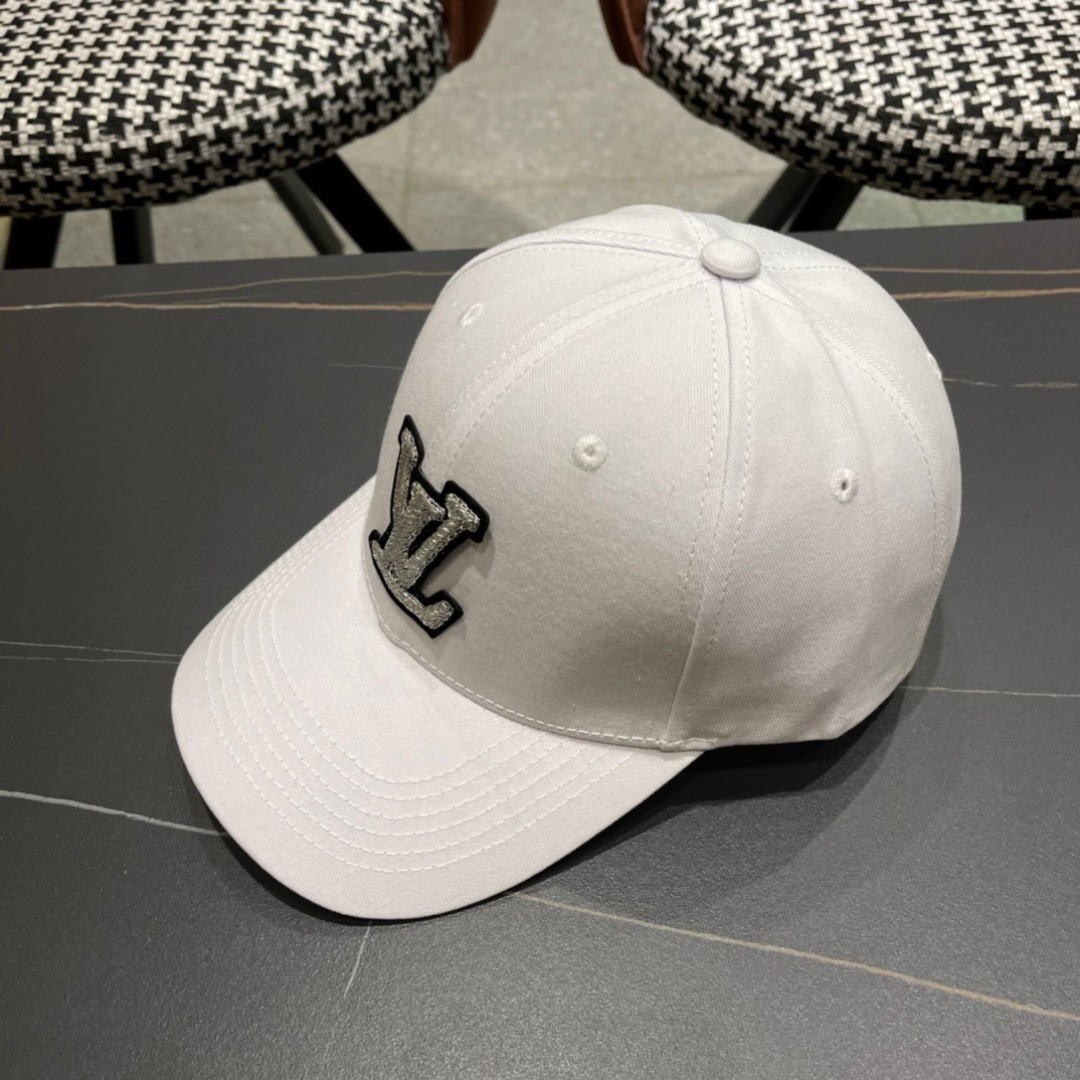 上新ꫛꫀꪝ ❥——❤
路易威登 Louis Vuitton 新品棒球帽时尚潮流，高端做工！细节看实拍哦