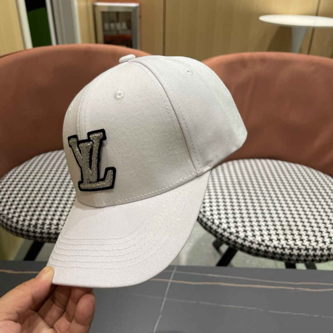 上新ꫛꫀꪝ ❥——❤
路易威登 Louis Vuitton 新品棒球帽时尚潮流，高端做工！细节看实拍哦
