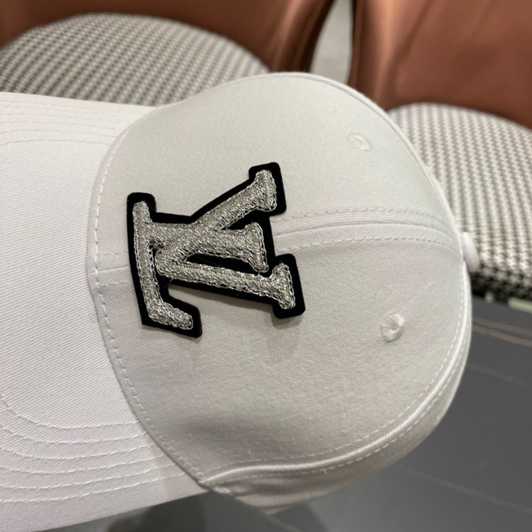 上新ꫛꫀꪝ ❥——❤
路易威登 Louis Vuitton 新品棒球帽时尚潮流，高端做工！细节看实拍哦