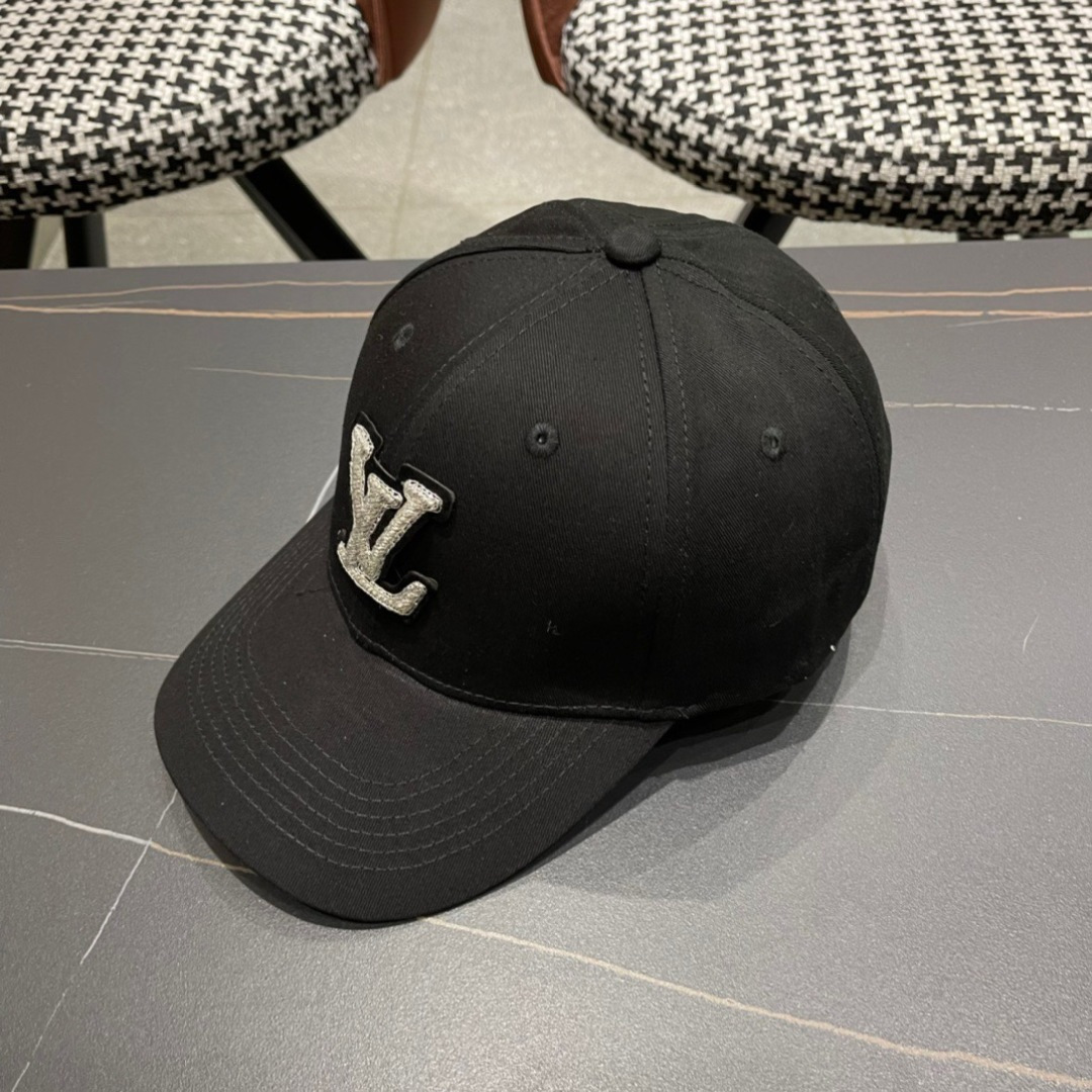 上新ꫛꫀꪝ ❥——❤
路易威登 Louis Vuitton 新品棒球帽时尚潮流，高端做工！细节看实拍哦