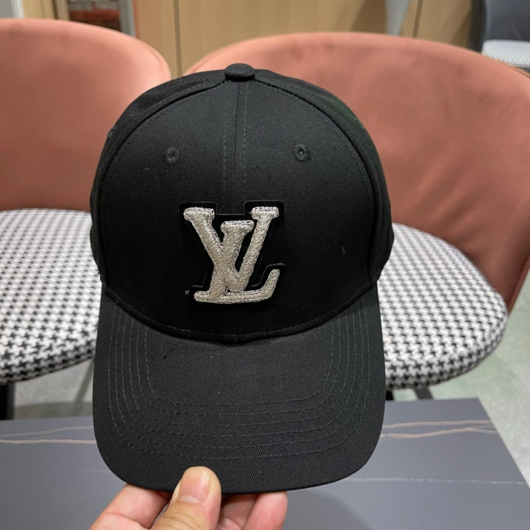 上新ꫛꫀꪝ ❥——❤
路易威登 Louis Vuitton 新品棒球帽时尚潮流，高端做工！细节看实拍哦