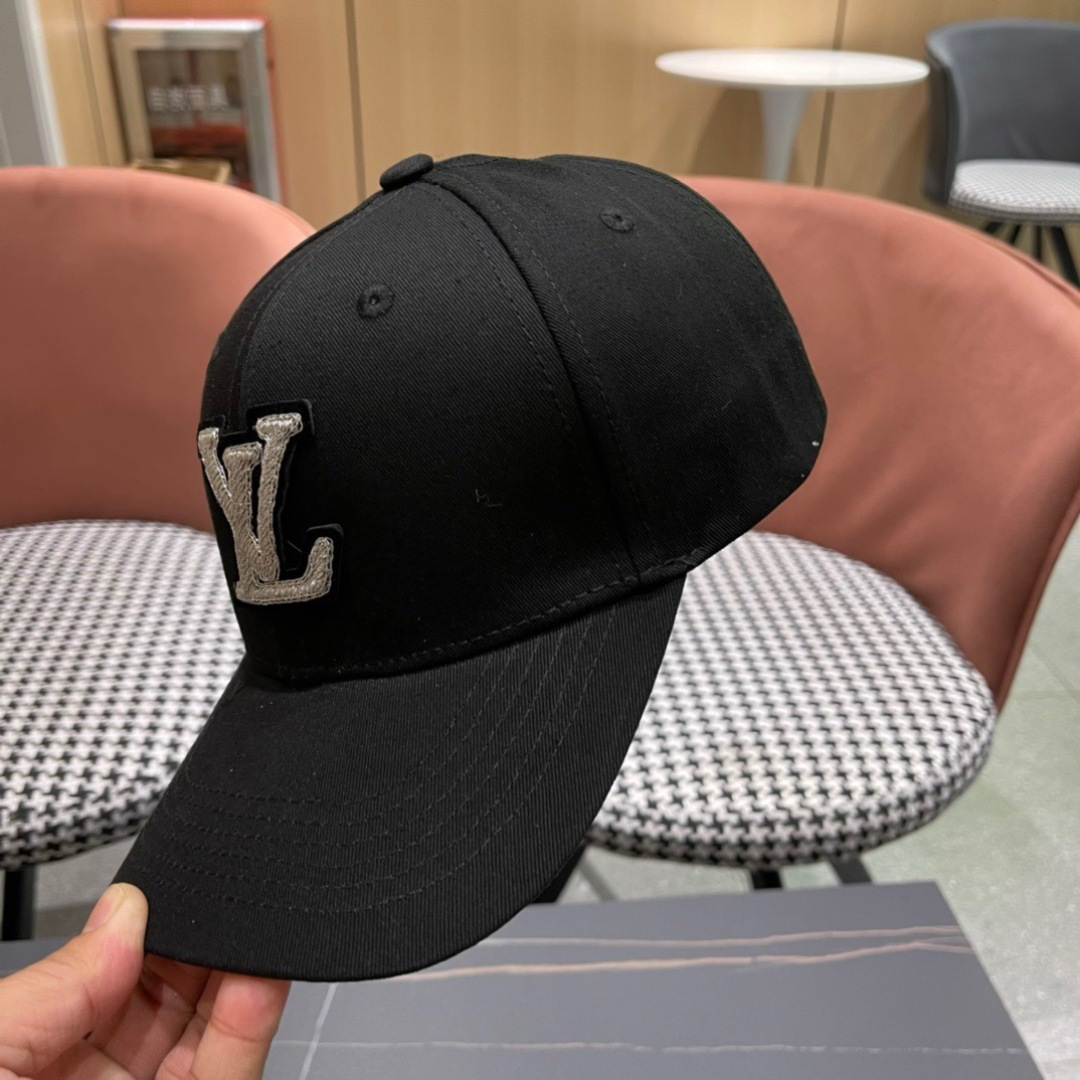 上新ꫛꫀꪝ ❥——❤
路易威登 Louis Vuitton 新品棒球帽时尚潮流，高端做工！细节看实拍哦
