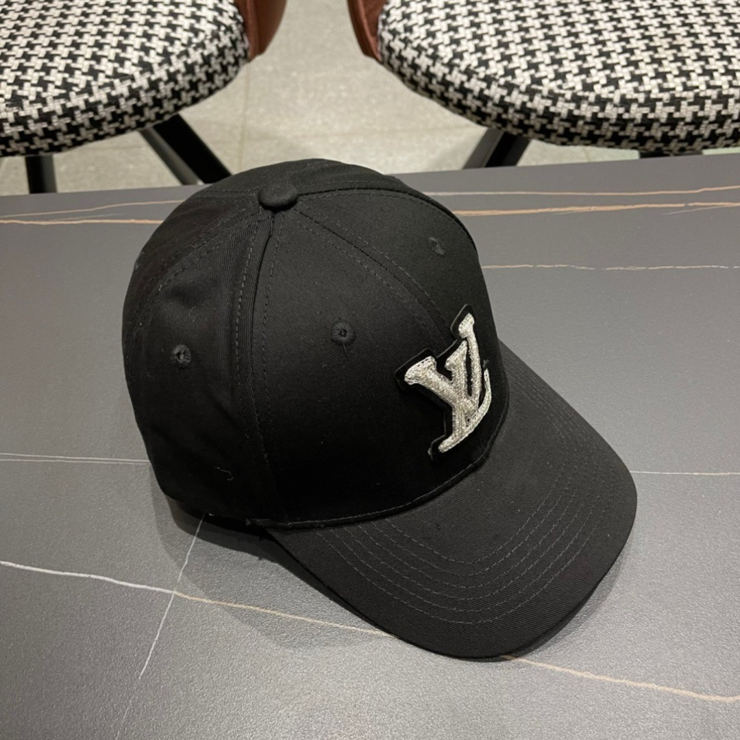 上新ꫛꫀꪝ ❥——❤
路易威登 Louis Vuitton 新品棒球帽时尚潮流，高端做工！细节看实拍哦