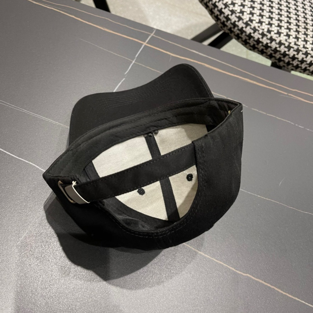 上新ꫛꫀꪝ ❥——❤
路易威登 Louis Vuitton 新品棒球帽时尚潮流，高端做工！细节看实拍哦