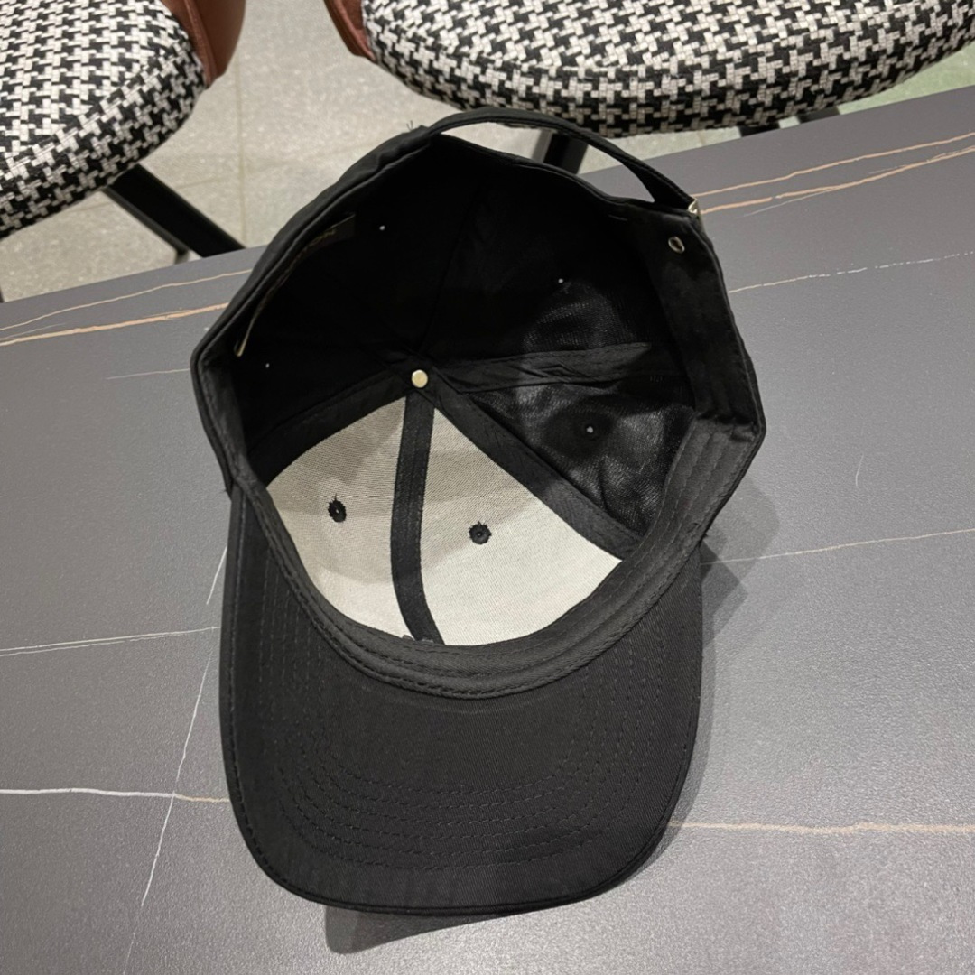 上新ꫛꫀꪝ ❥——❤
路易威登 Louis Vuitton 新品棒球帽时尚潮流，高端做工！细节看实拍哦