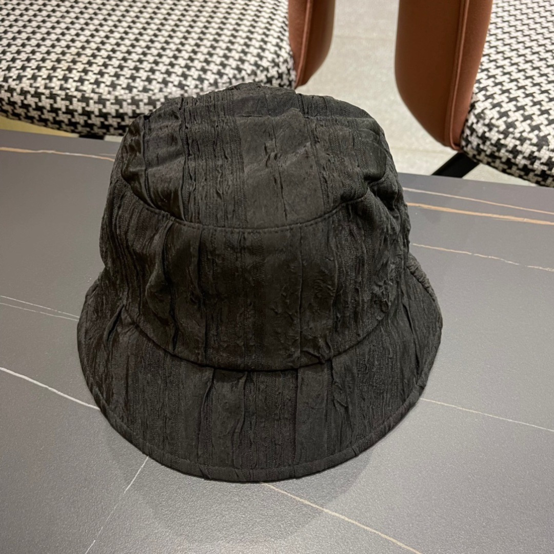 【PRADA普拉达】2025最新遮阳渔夫帽，日常款超好搭配