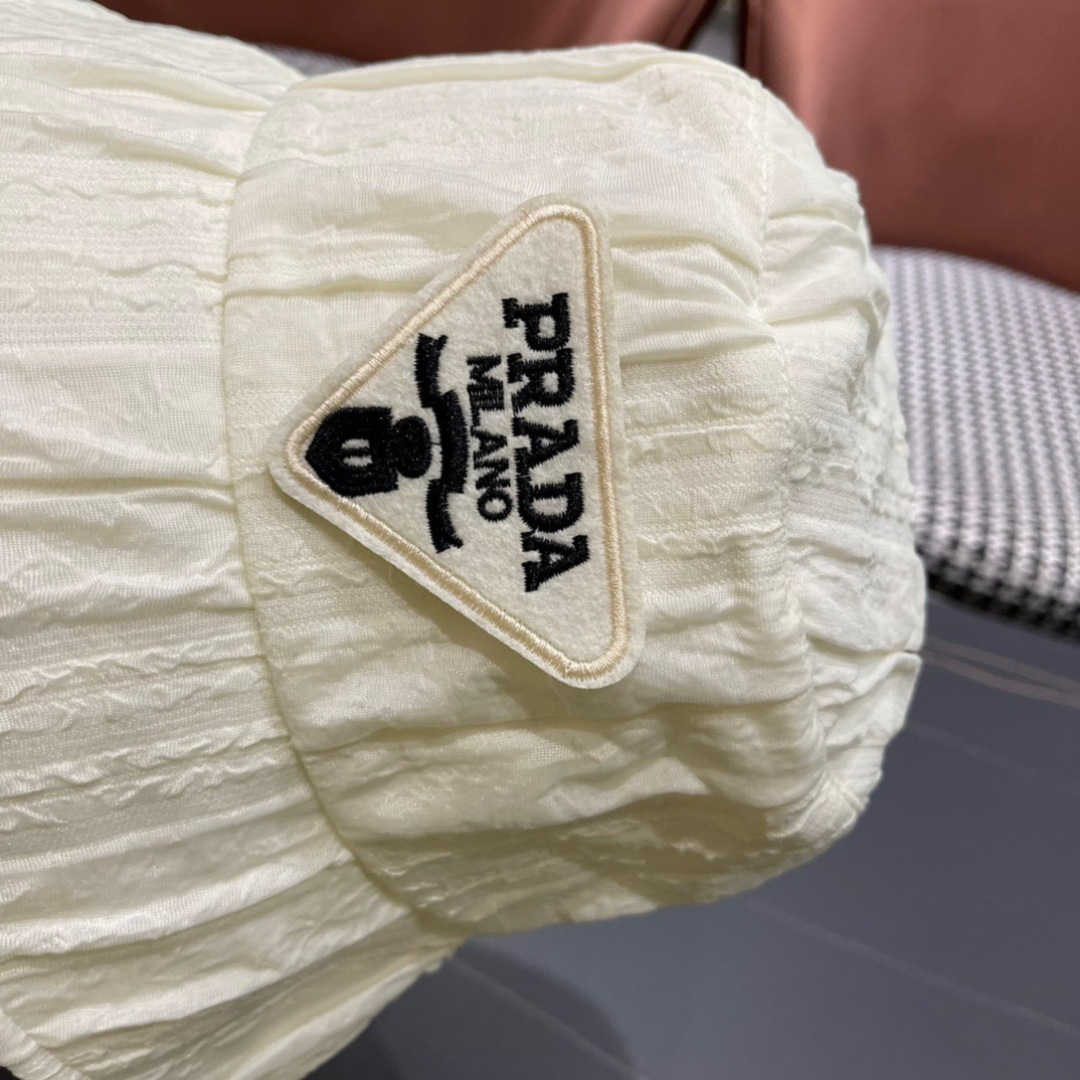 【PRADA普拉达】2025最新遮阳渔夫帽，日常款超好搭配