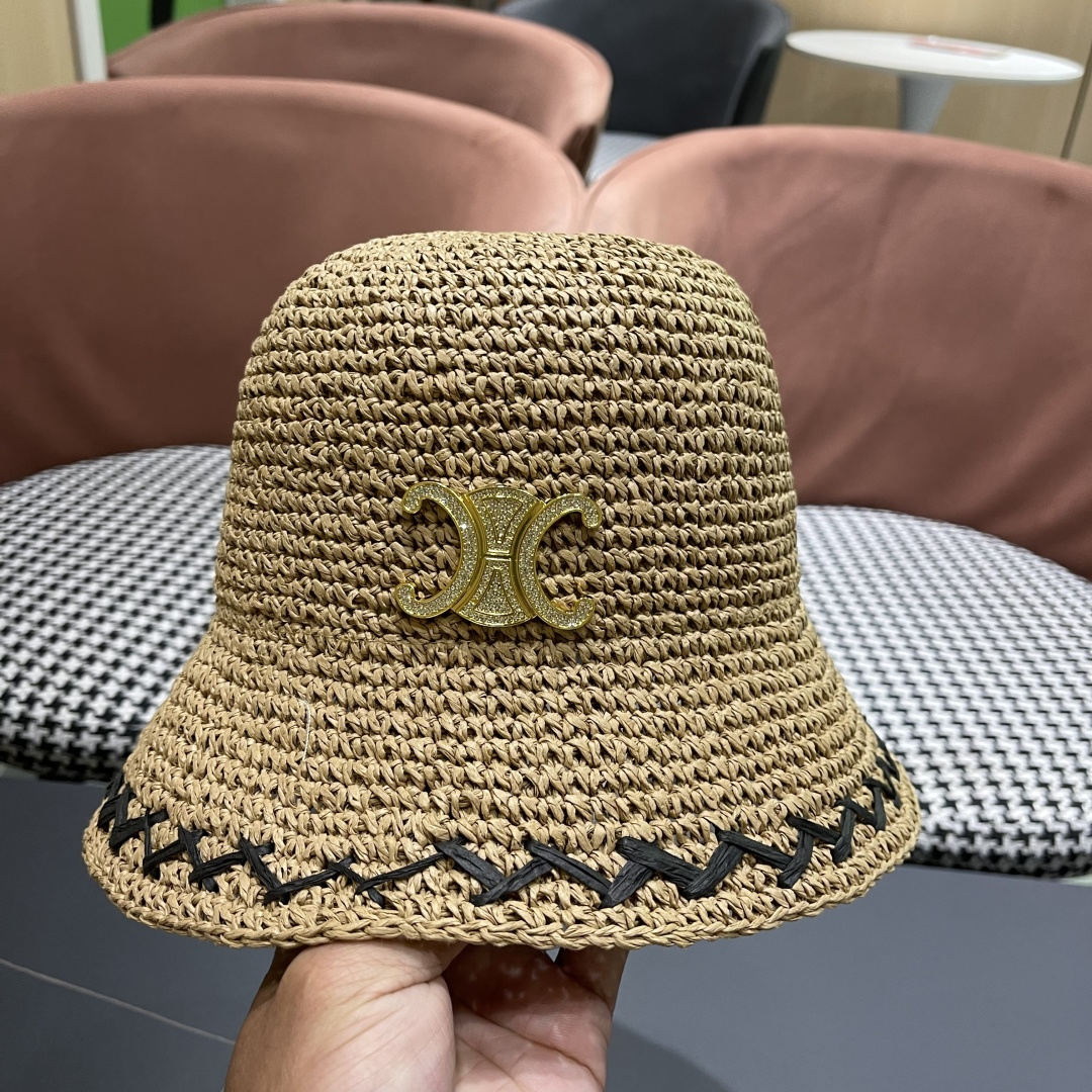  CELINE高版本凯旋门水钻字母2025新款拉菲草渔夫帽
盆帽防晒帽显脸小