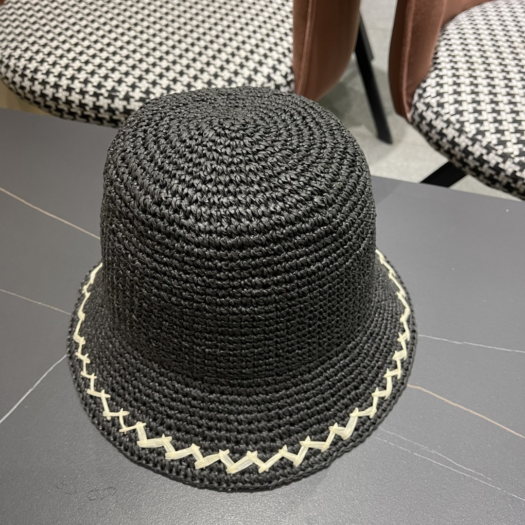  CELINE高版本凯旋门水钻字母2025新款拉菲草渔夫帽
盆帽防晒帽显脸小