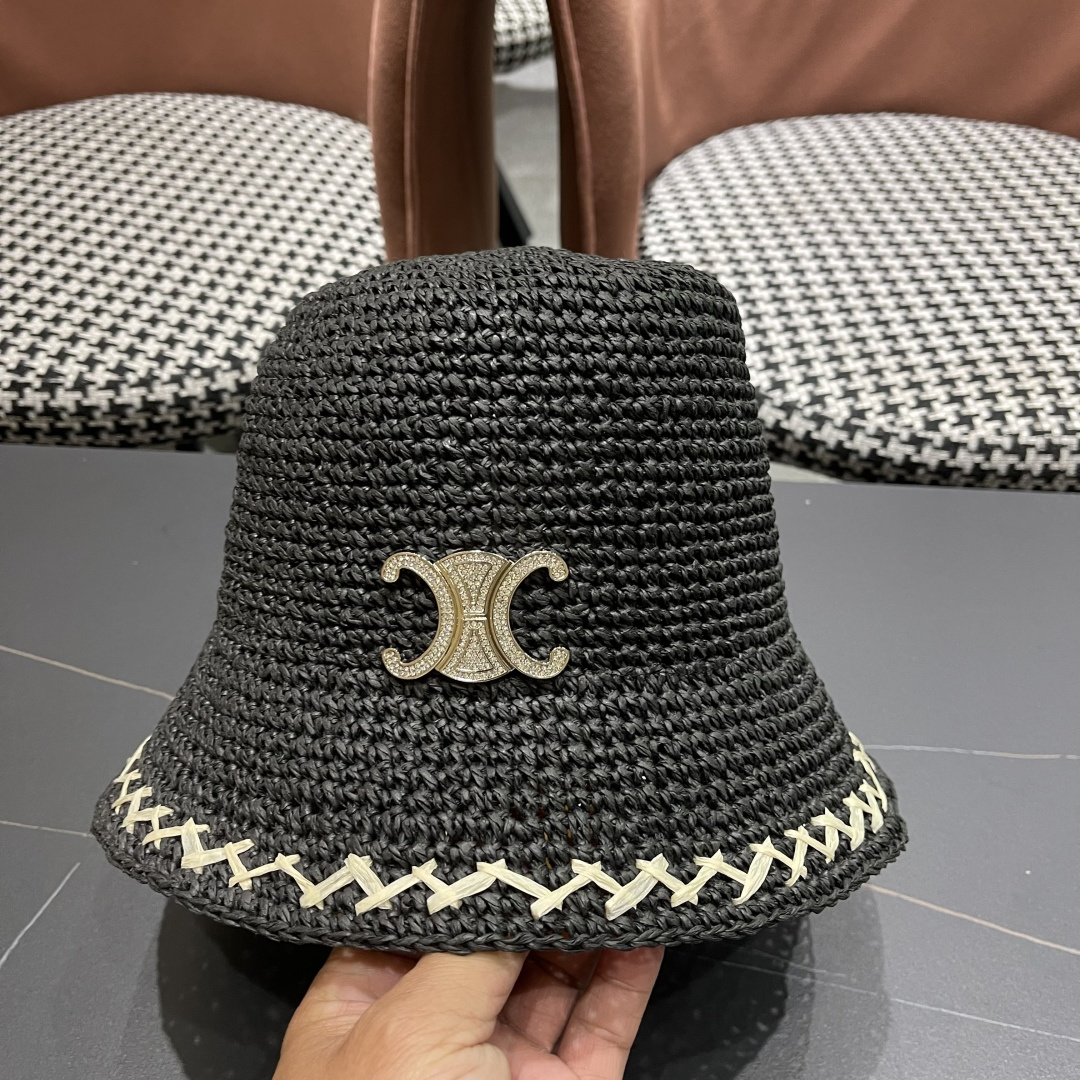  CELINE高版本凯旋门水钻字母2025新款拉菲草渔夫帽
盆帽防晒帽显脸小