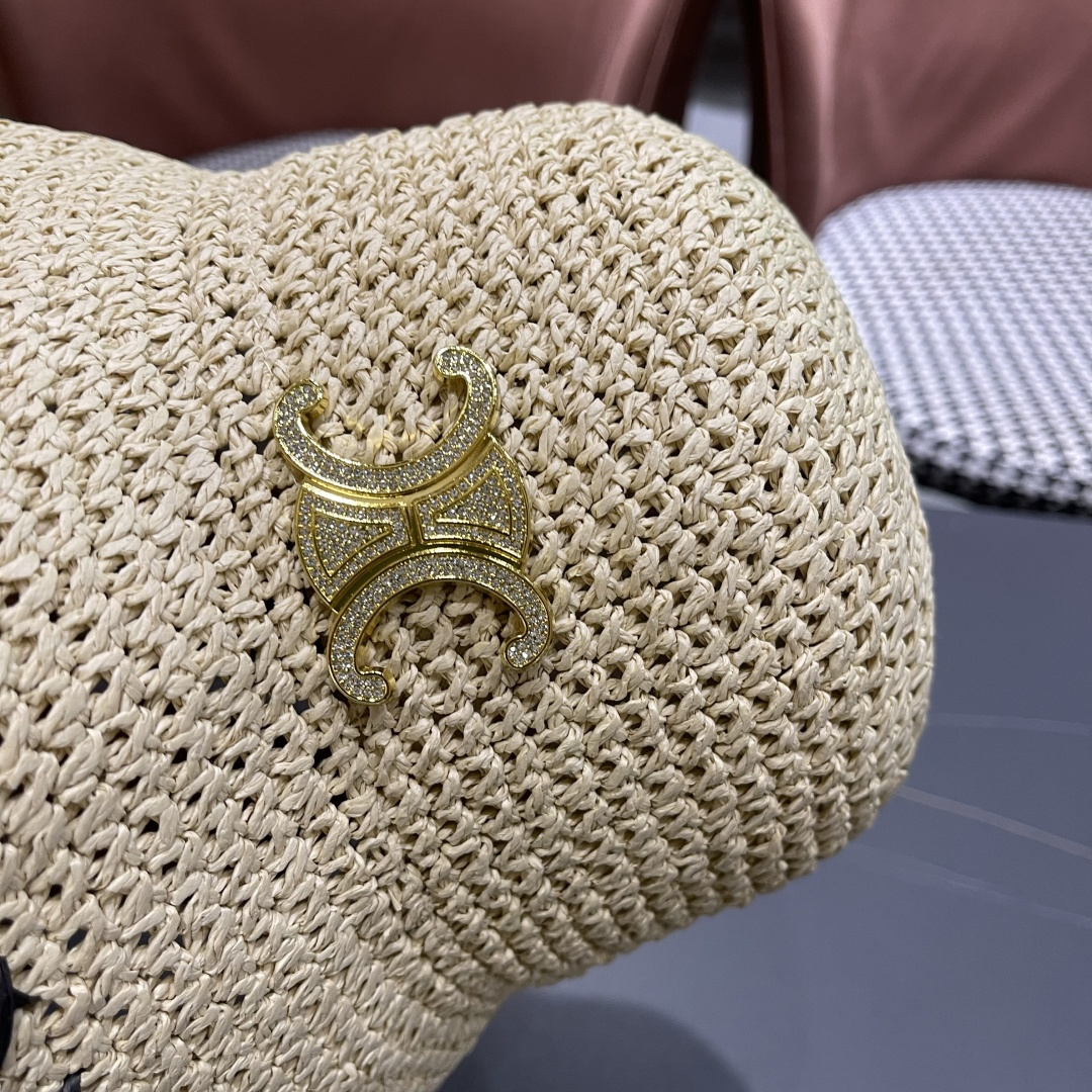  CELINE高版本凯旋门水钻字母2025新款拉菲草渔夫帽
盆帽防晒帽显脸小