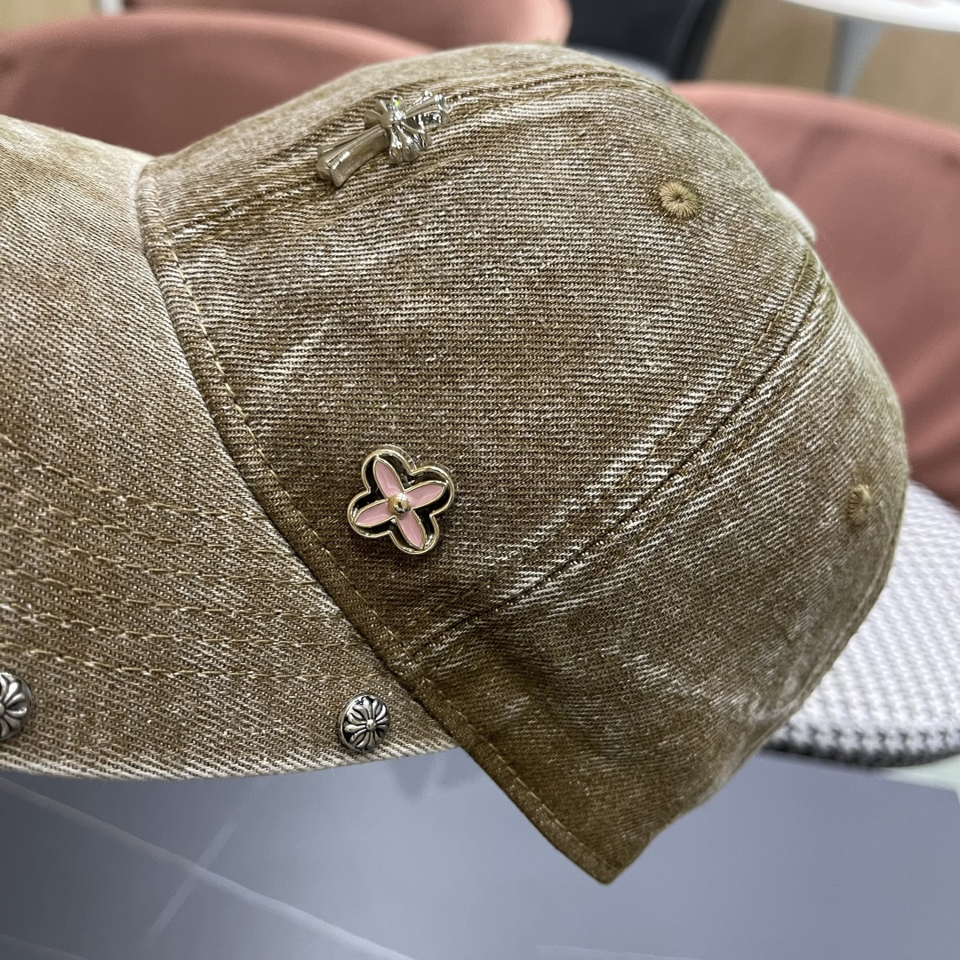 克罗心🆕春款牛仔面料棒球帽，个性时尚款
经典十字架标志，休闲带点酷酷的感觉，中性款
男女同款！多种色系，